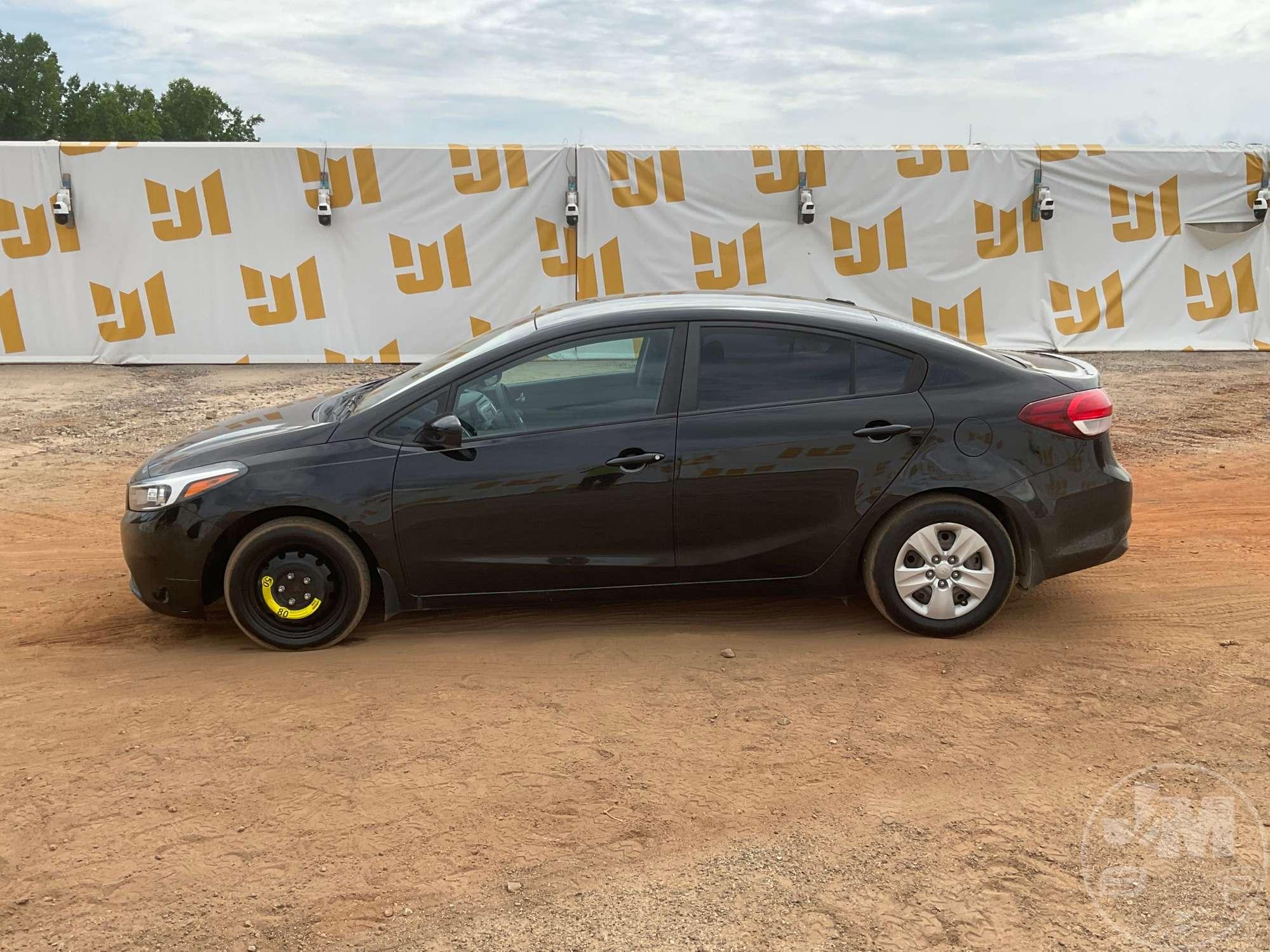 2017 KIA FORTE VIN: 3KPFK4A76HE015368