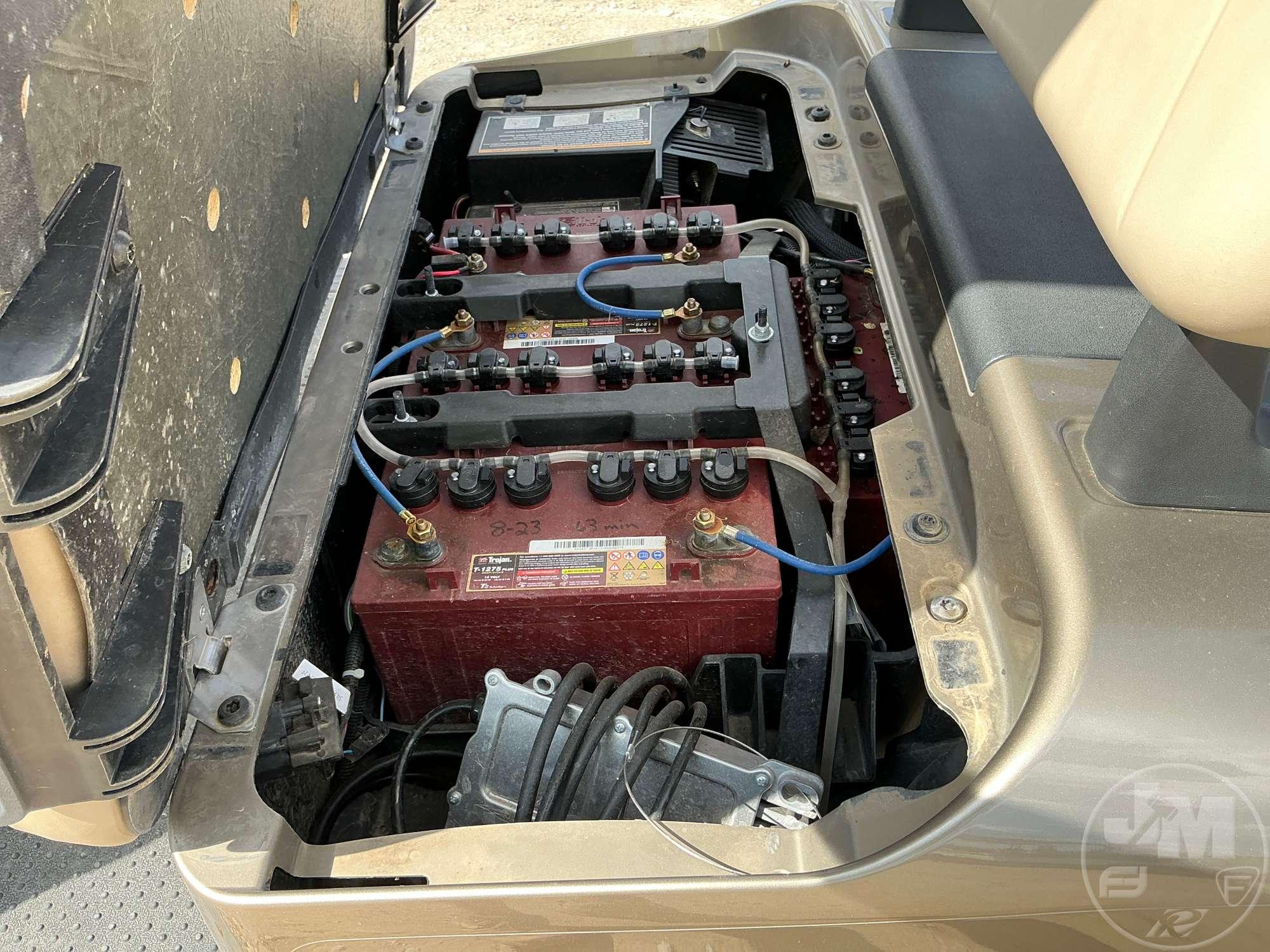 2019 EZ GO RXV GOLF CART 5506318