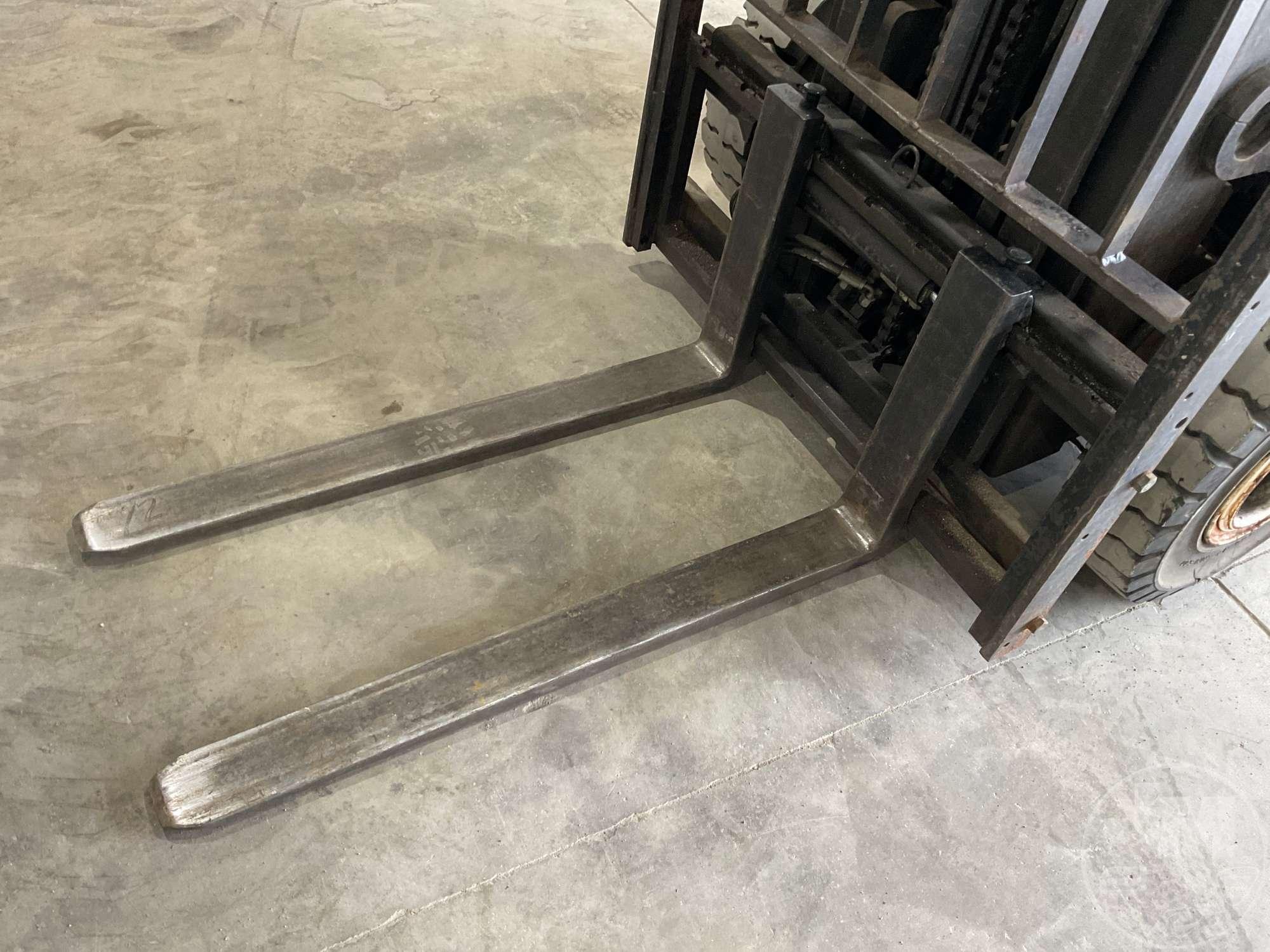 CLARK CGP20 CUSHION TIRE FORKLIFT SN: P365L-0722-9527FB