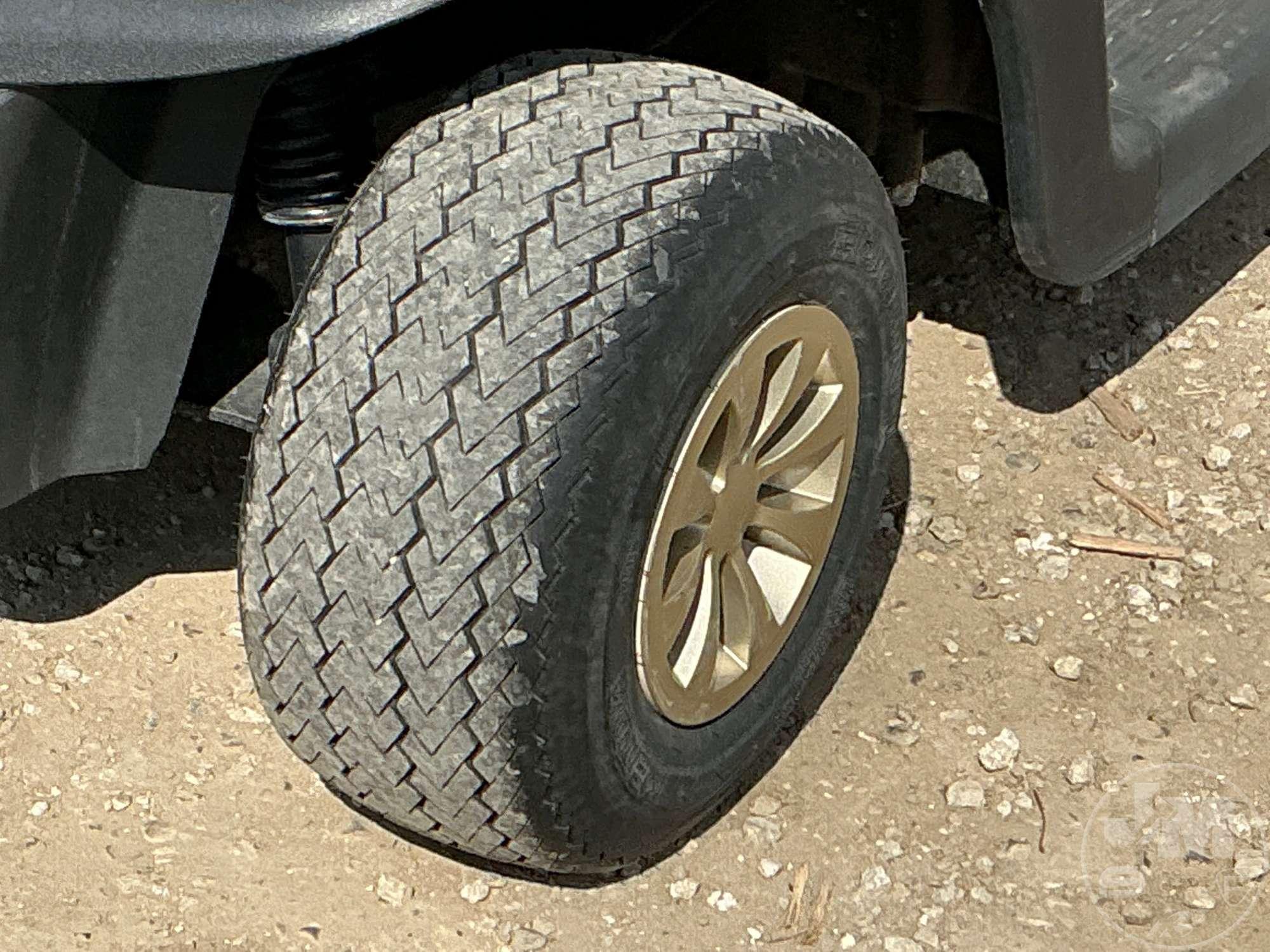 2019 EZ GO RXV GOLF CART 5506318