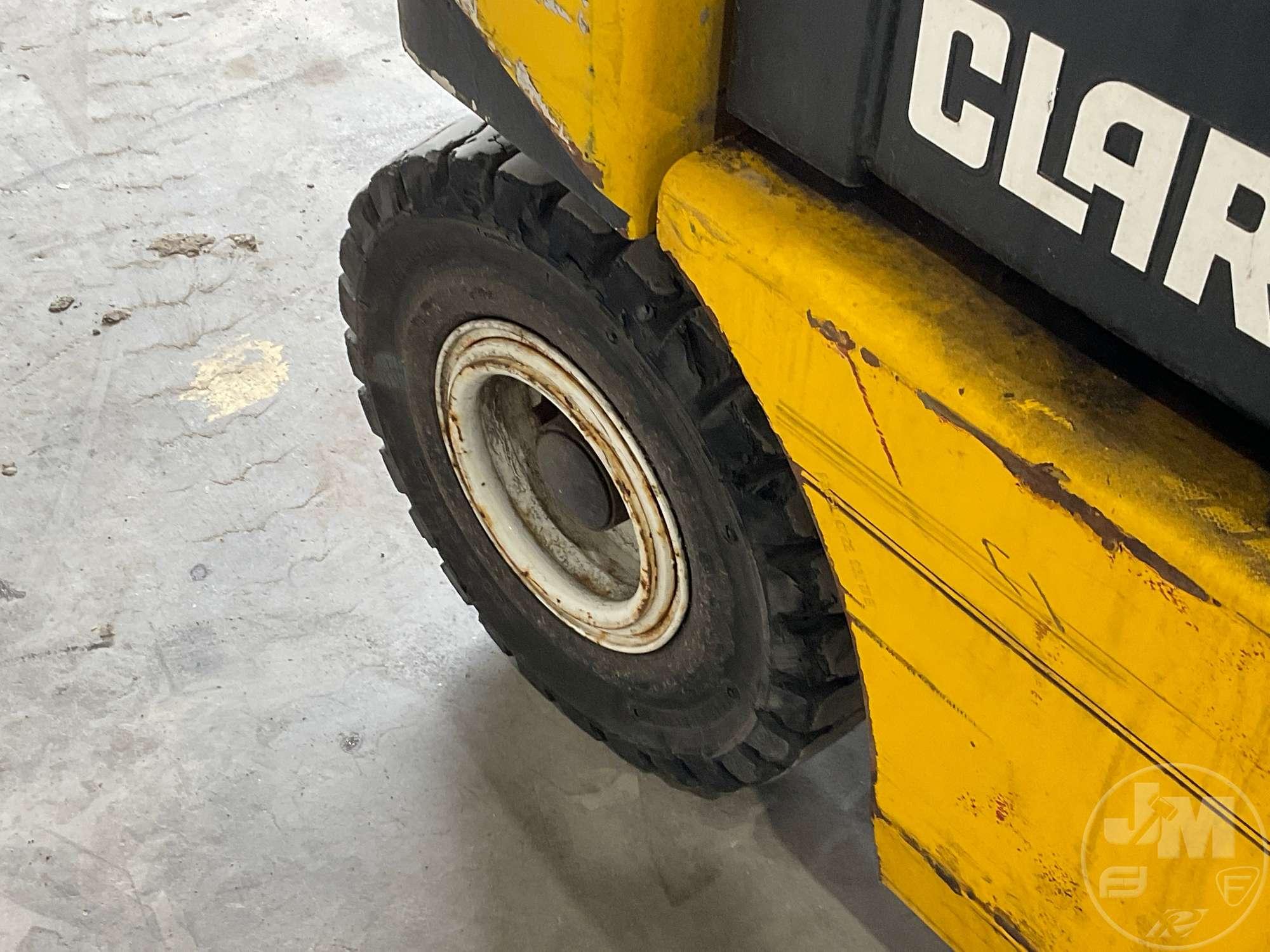 CLARK CGP20 CUSHION TIRE FORKLIFT SN: P365L-0722-9527FB