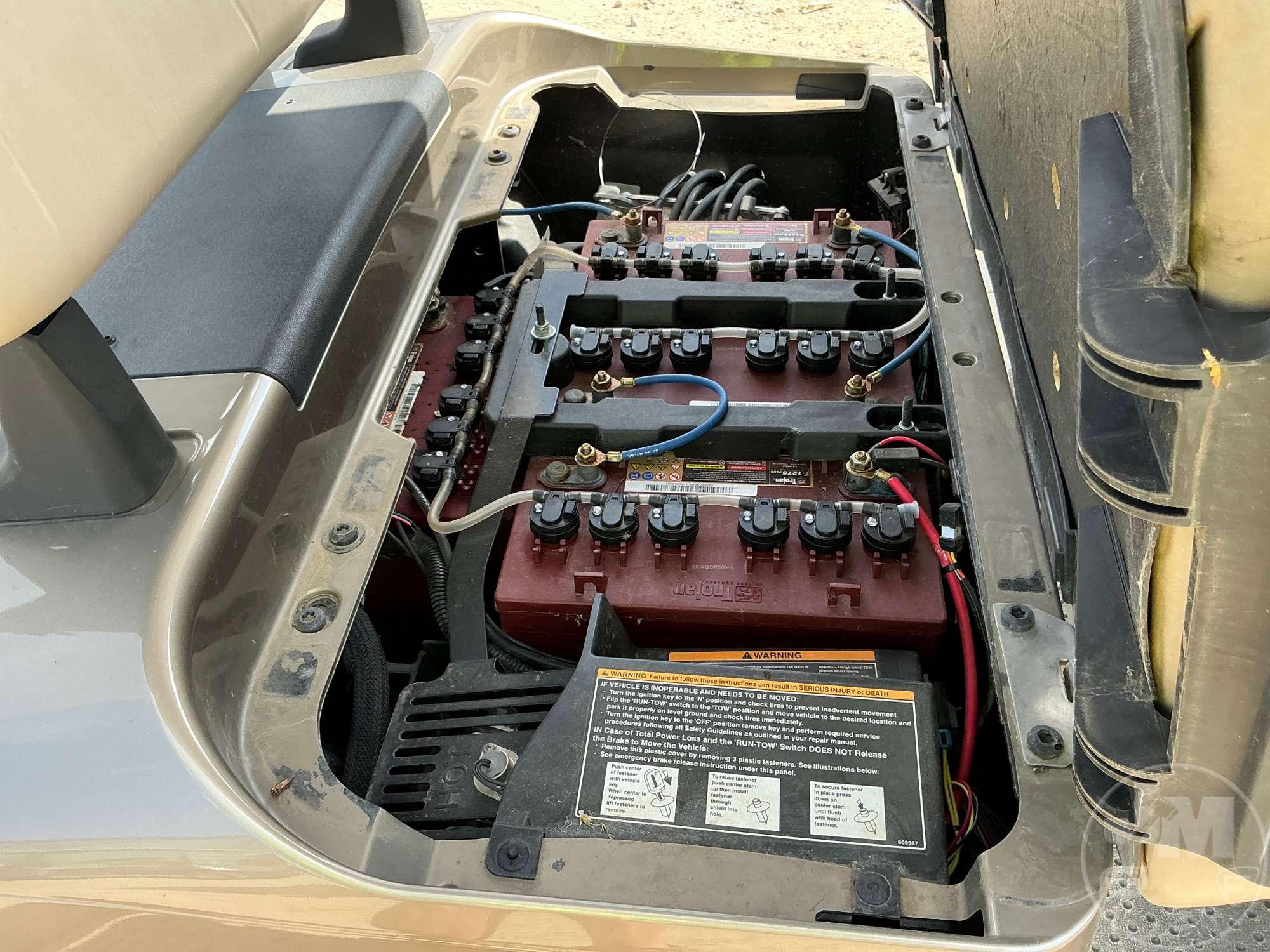2019 EZ GO RXV GOLF CART 5506318