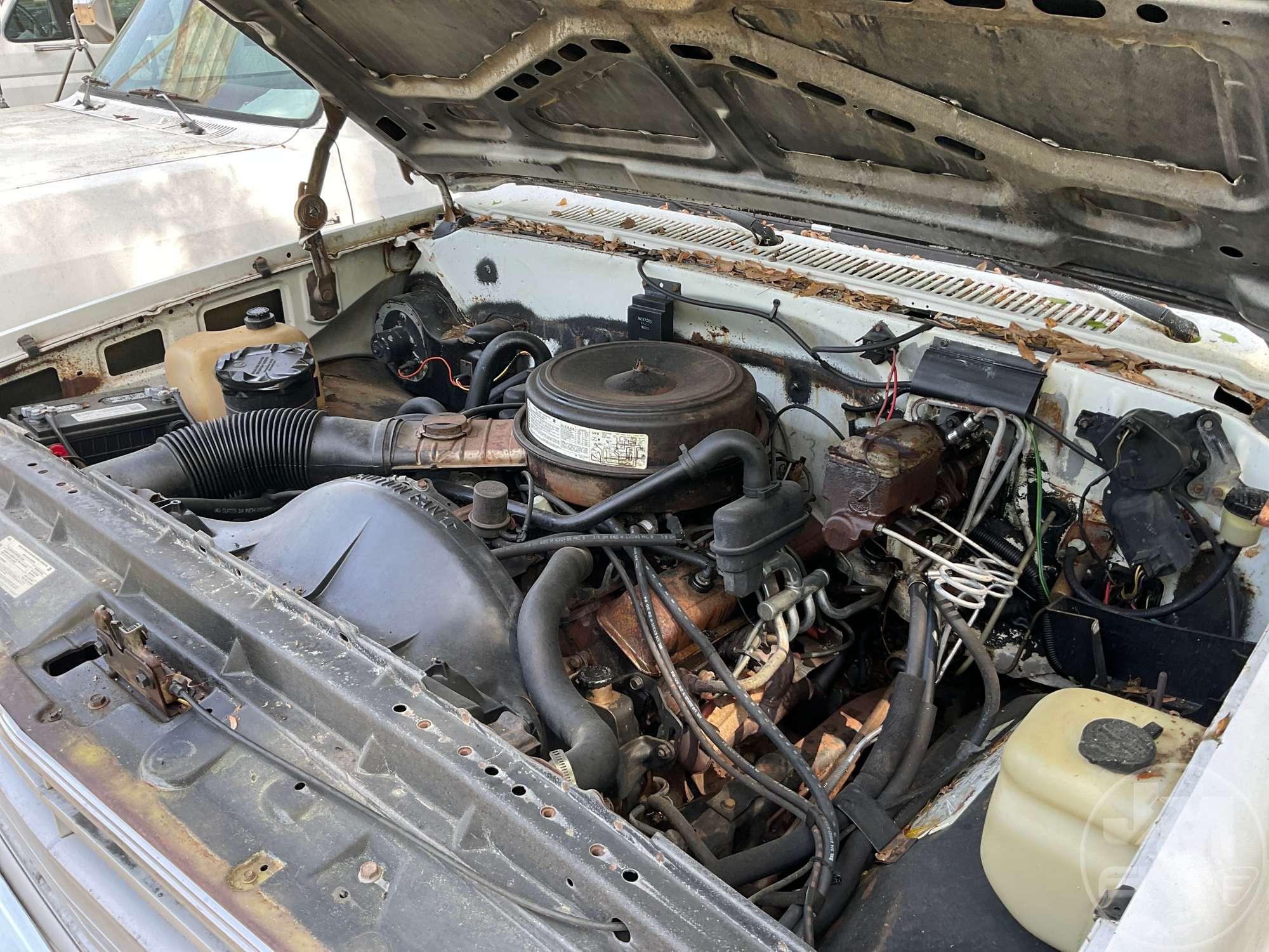 1985 CHEVROLET C/K PICKUP S/A UTILITY TRUCK VIN: 1GBJC34M3FS162121