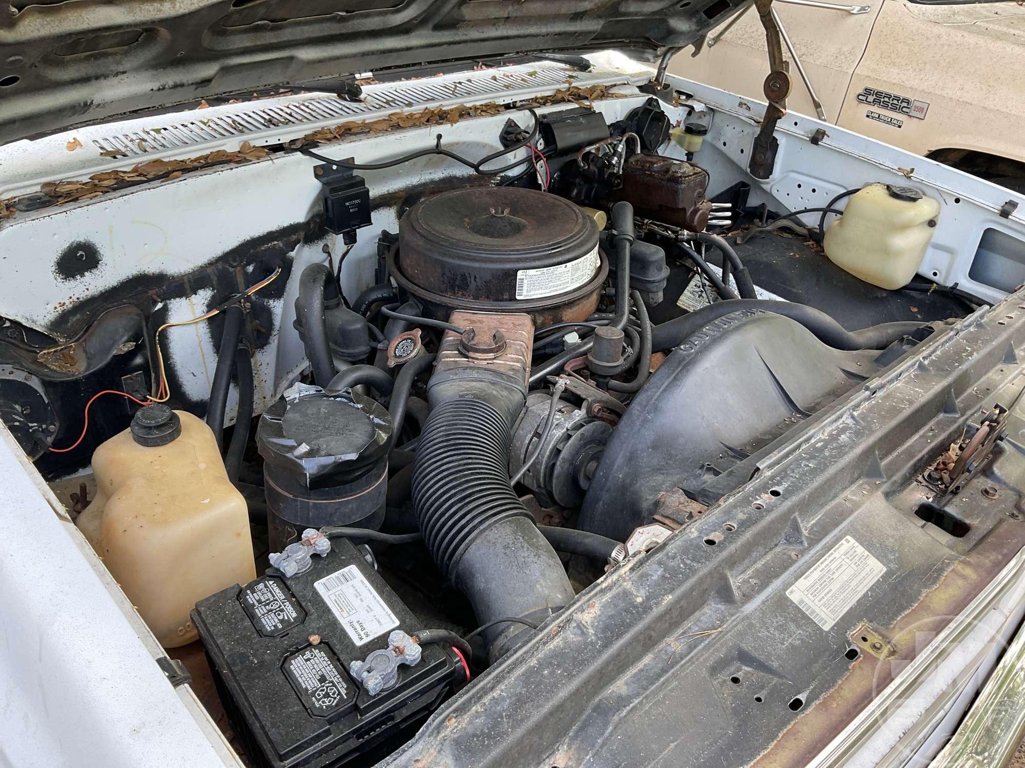 1985 CHEVROLET C/K PICKUP S/A UTILITY TRUCK VIN: 1GBJC34M3FS162121