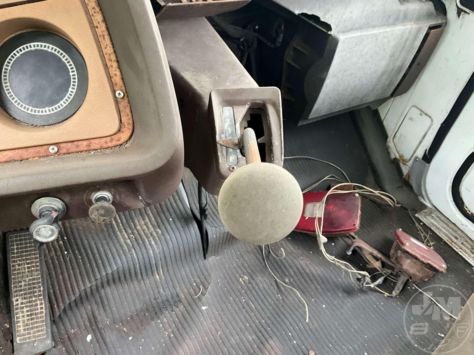 1976 FORD S CAB & CHASSIS VIN: N76EVB63901