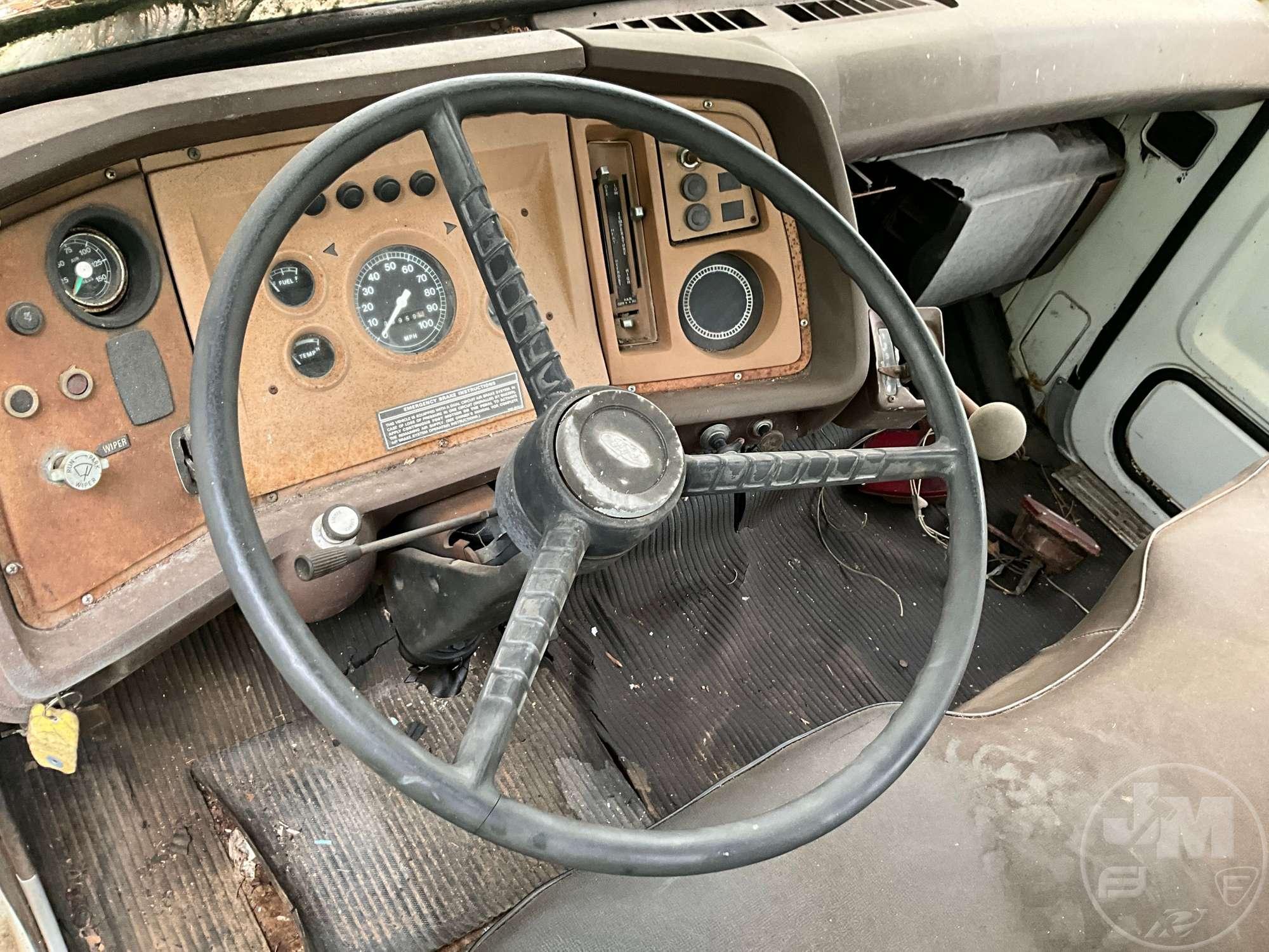 1976 FORD S CAB & CHASSIS VIN: N76EVB63901