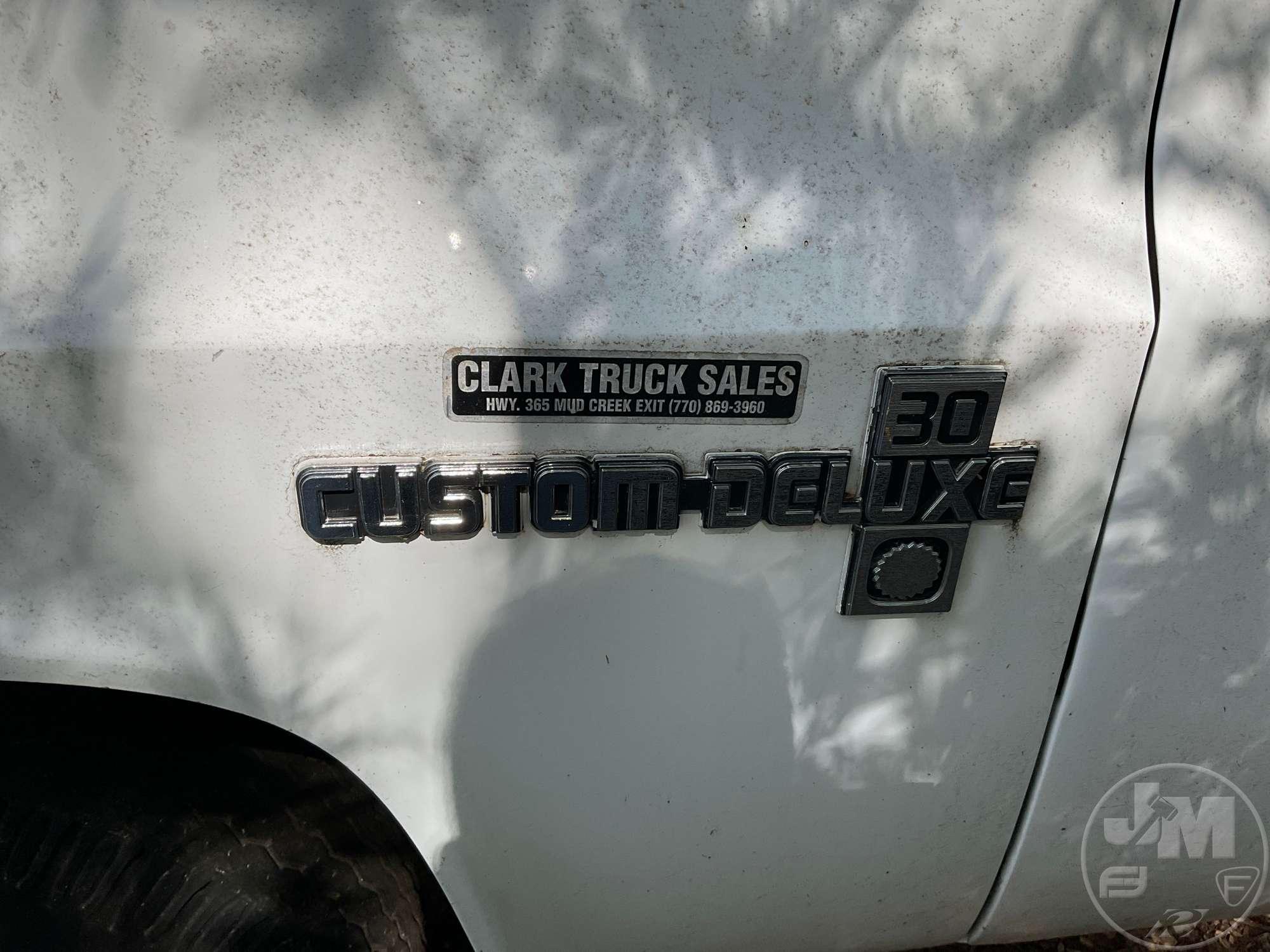1985 CHEVROLET C/K PICKUP S/A UTILITY TRUCK VIN: 1GBJC34M3FS162121