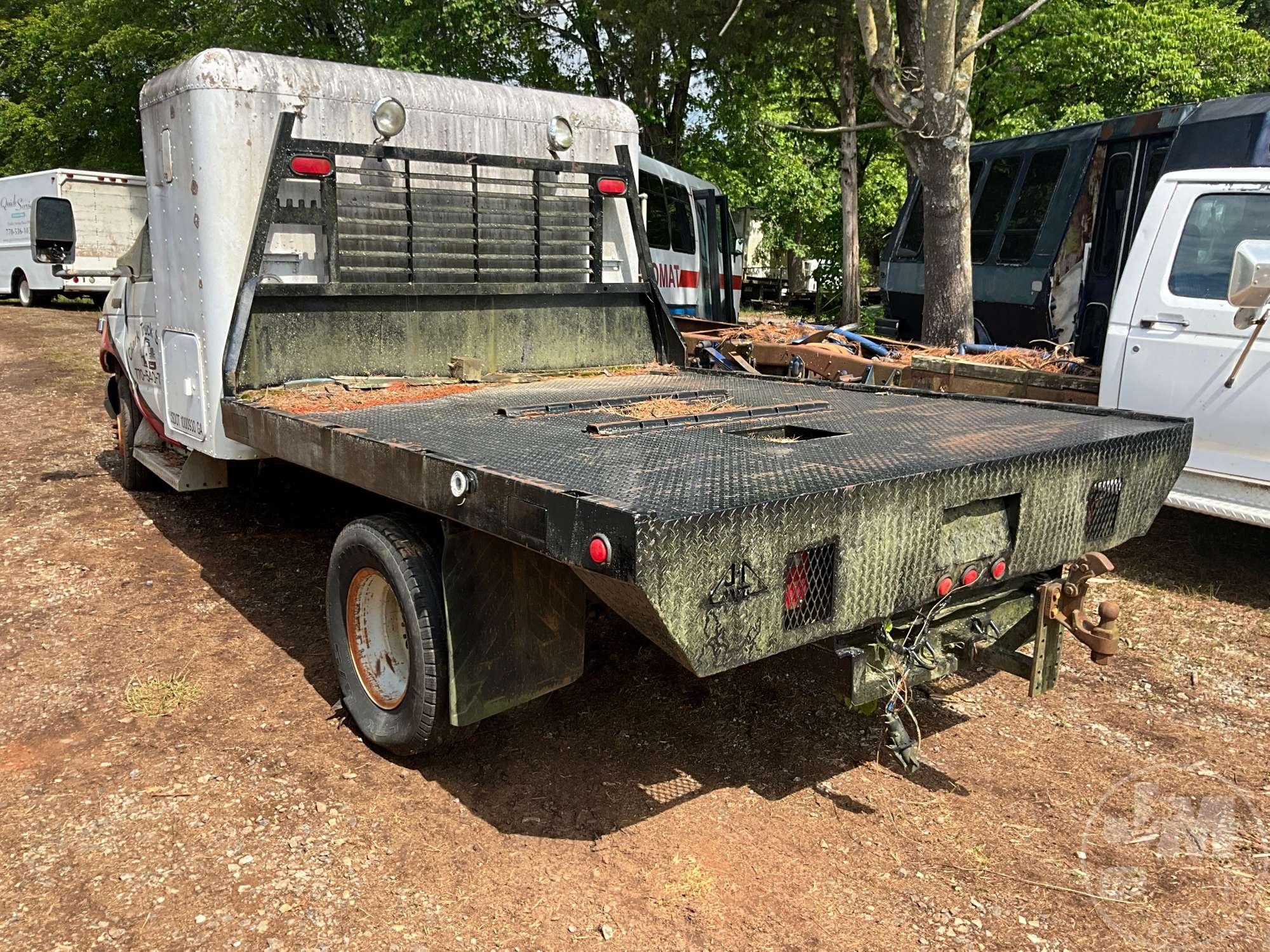 2001 FORD E-450 SINGLE AXLE FLATBED TRUCK VIN: 1FDXE45F91HB24142