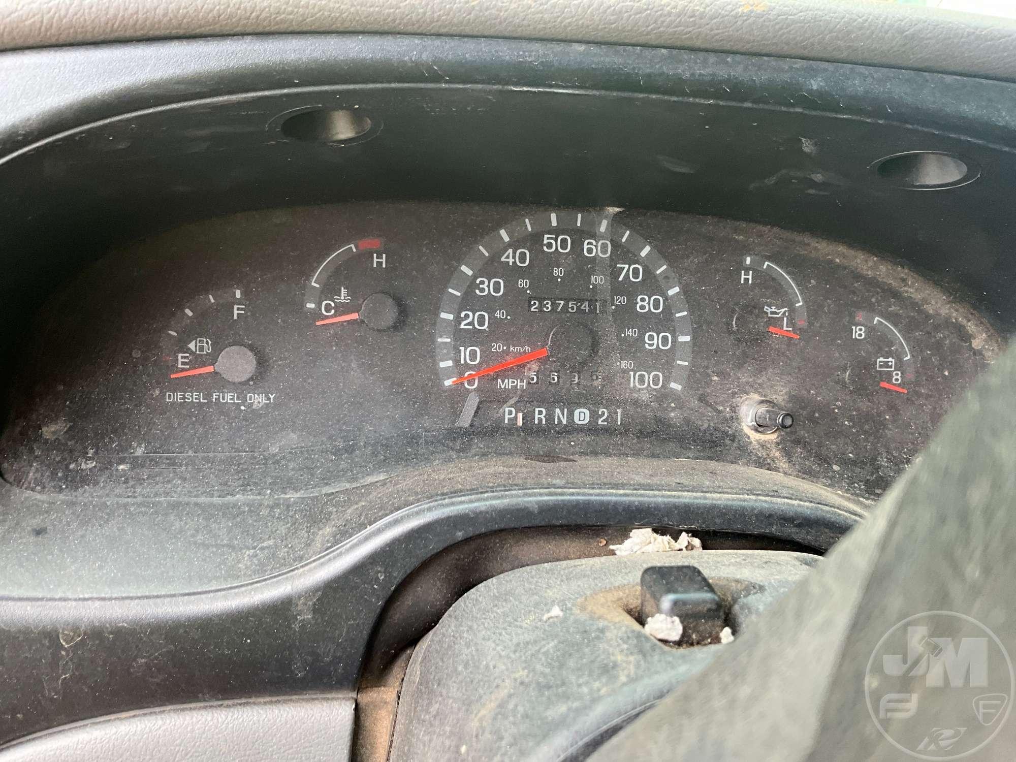 2001 FORD E-450 SINGLE AXLE FLATBED TRUCK VIN: 1FDXE45F91HB24142