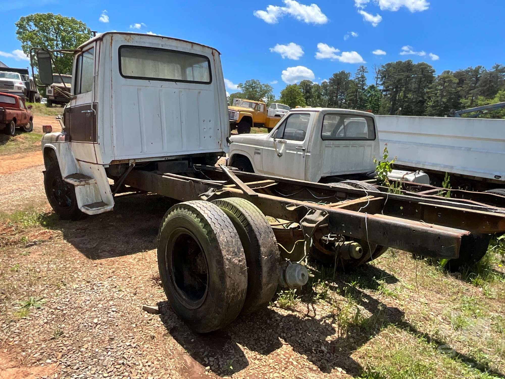 1976 FORD S CAB & CHASSIS VIN: N76EVB63901