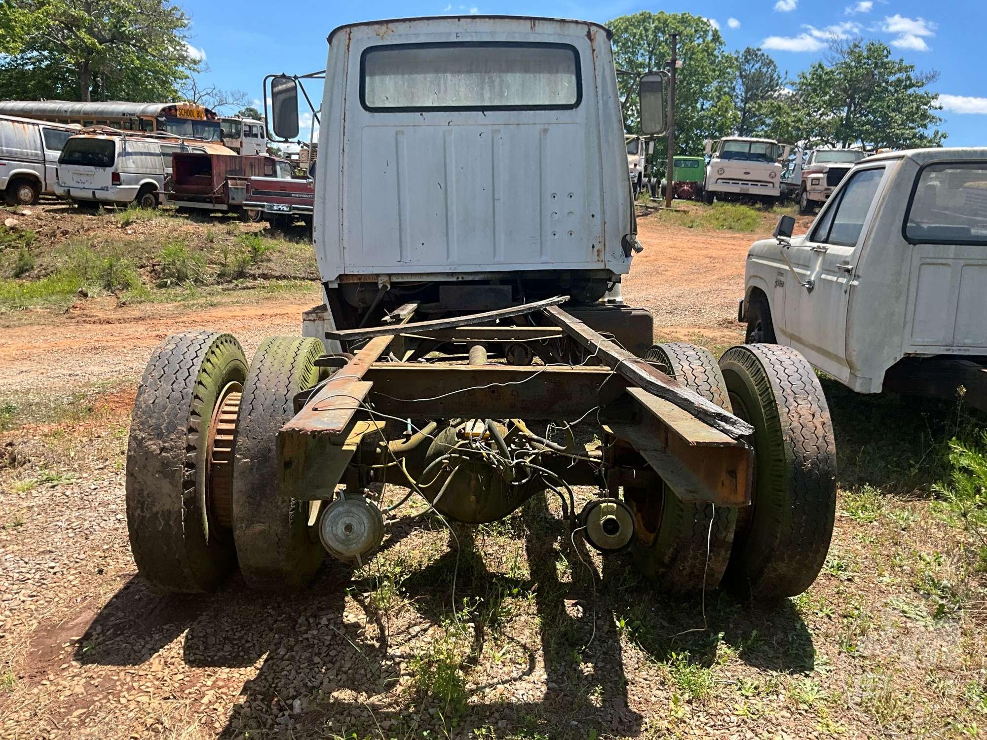 1976 FORD S CAB & CHASSIS VIN: N76EVB63901