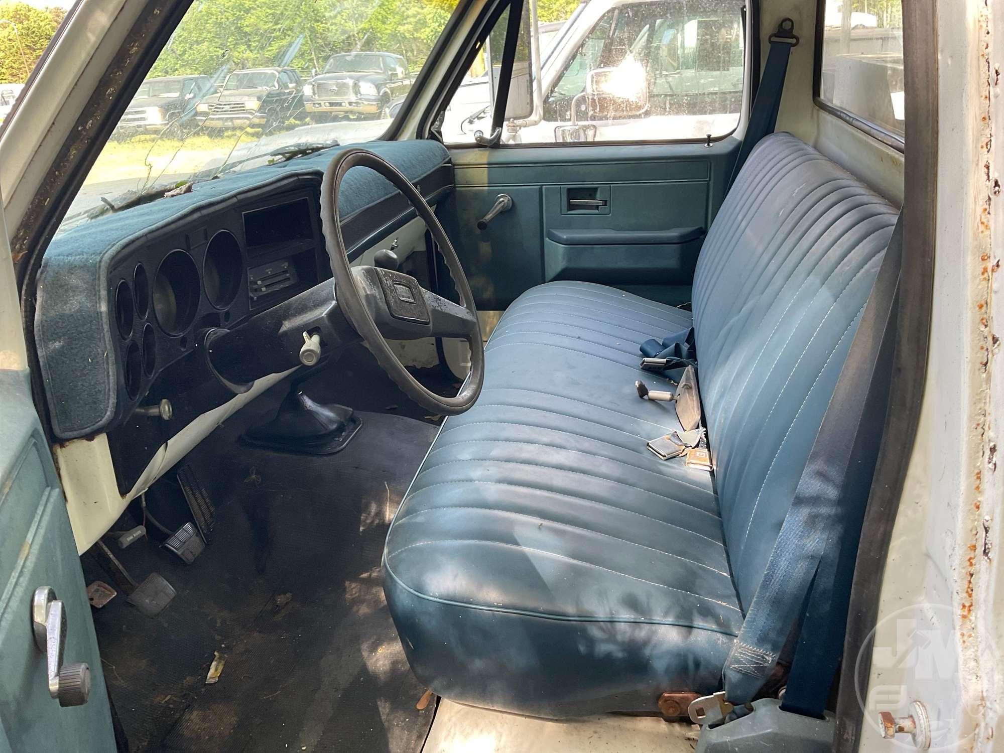 1985 CHEVROLET C/K PICKUP S/A UTILITY TRUCK VIN: 1GBJC34M3FS162121