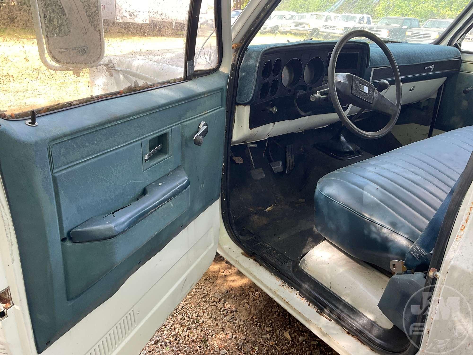 1985 CHEVROLET C/K PICKUP S/A UTILITY TRUCK VIN: 1GBJC34M3FS162121