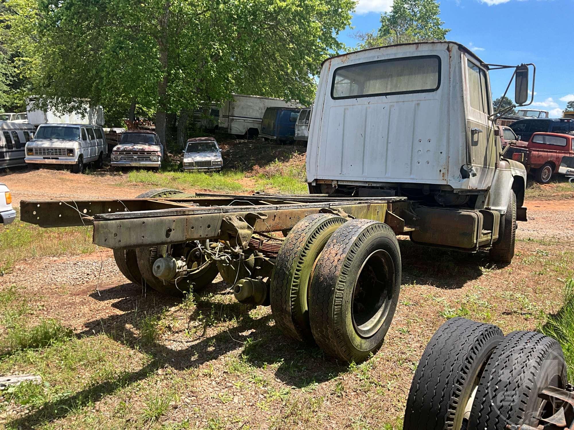1976 FORD S CAB & CHASSIS VIN: N76EVB63901