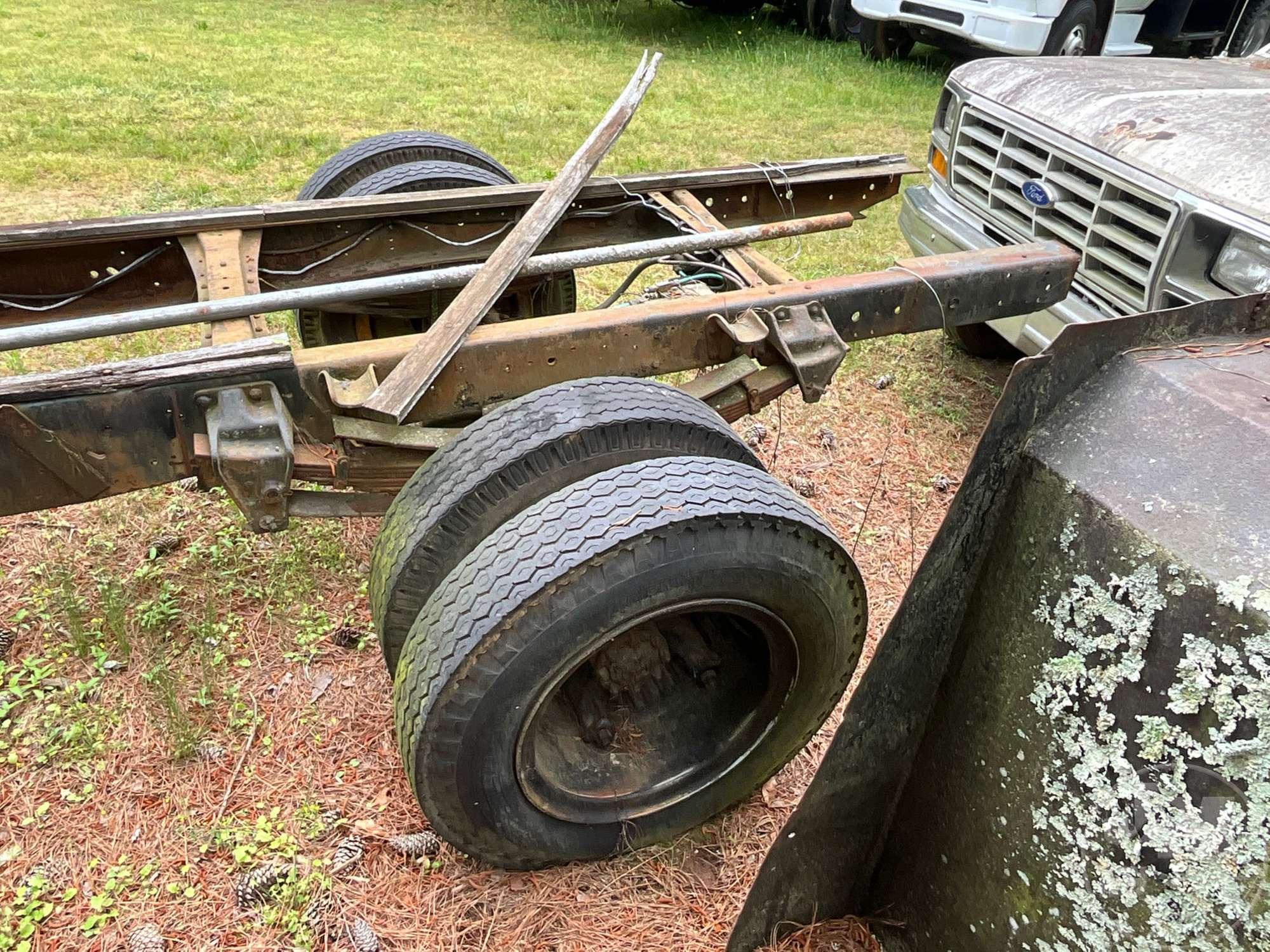 1976 FORD S CAB & CHASSIS VIN: N76EVB63901