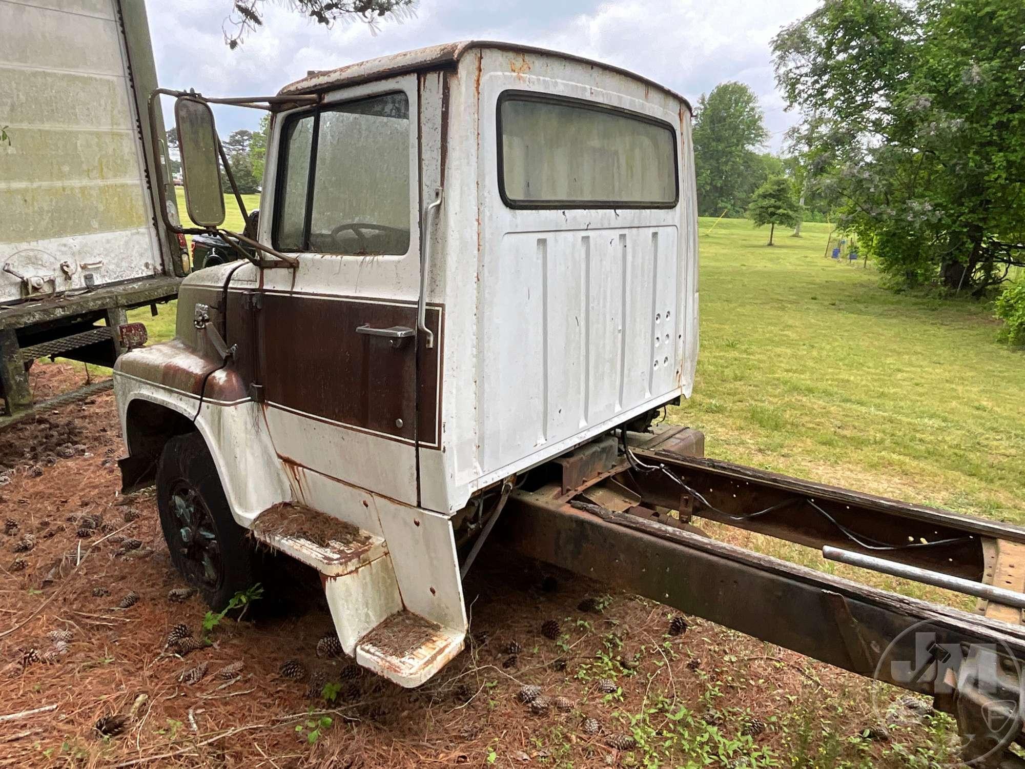 1976 FORD S CAB & CHASSIS VIN: N76EVB63901
