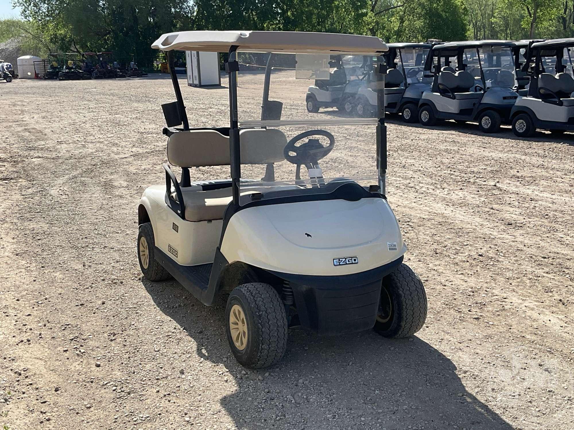 2018 EZ GO RXV GOLF CART 5470974