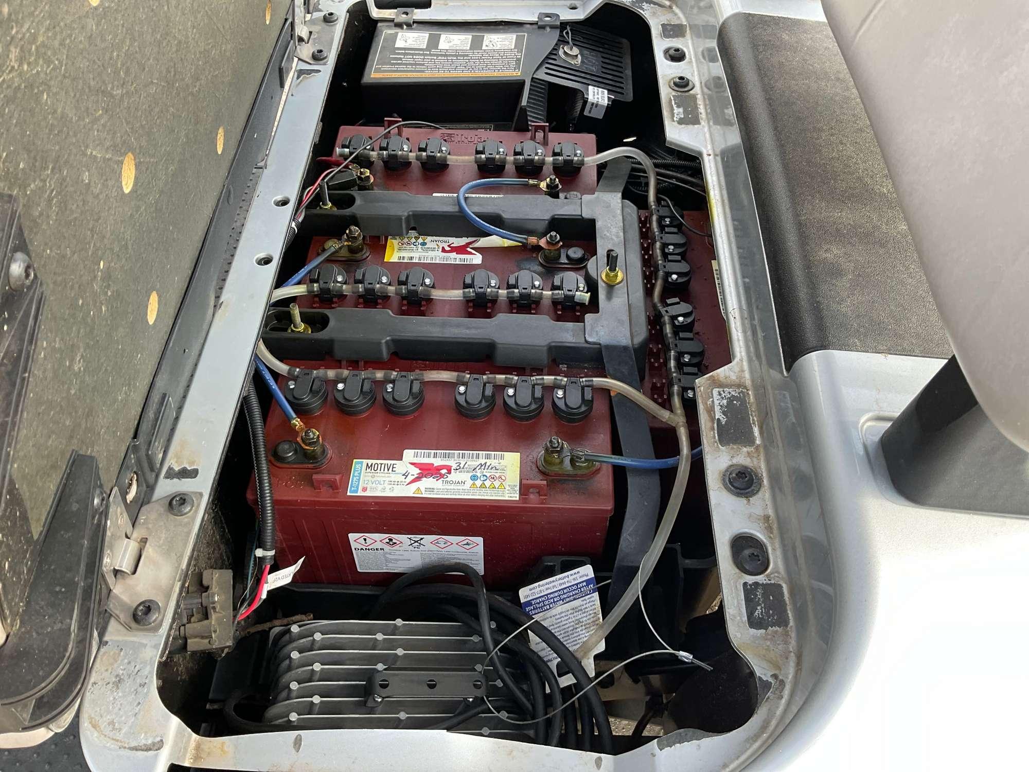 2021 EZ GO RXV GOLF CART 5612968