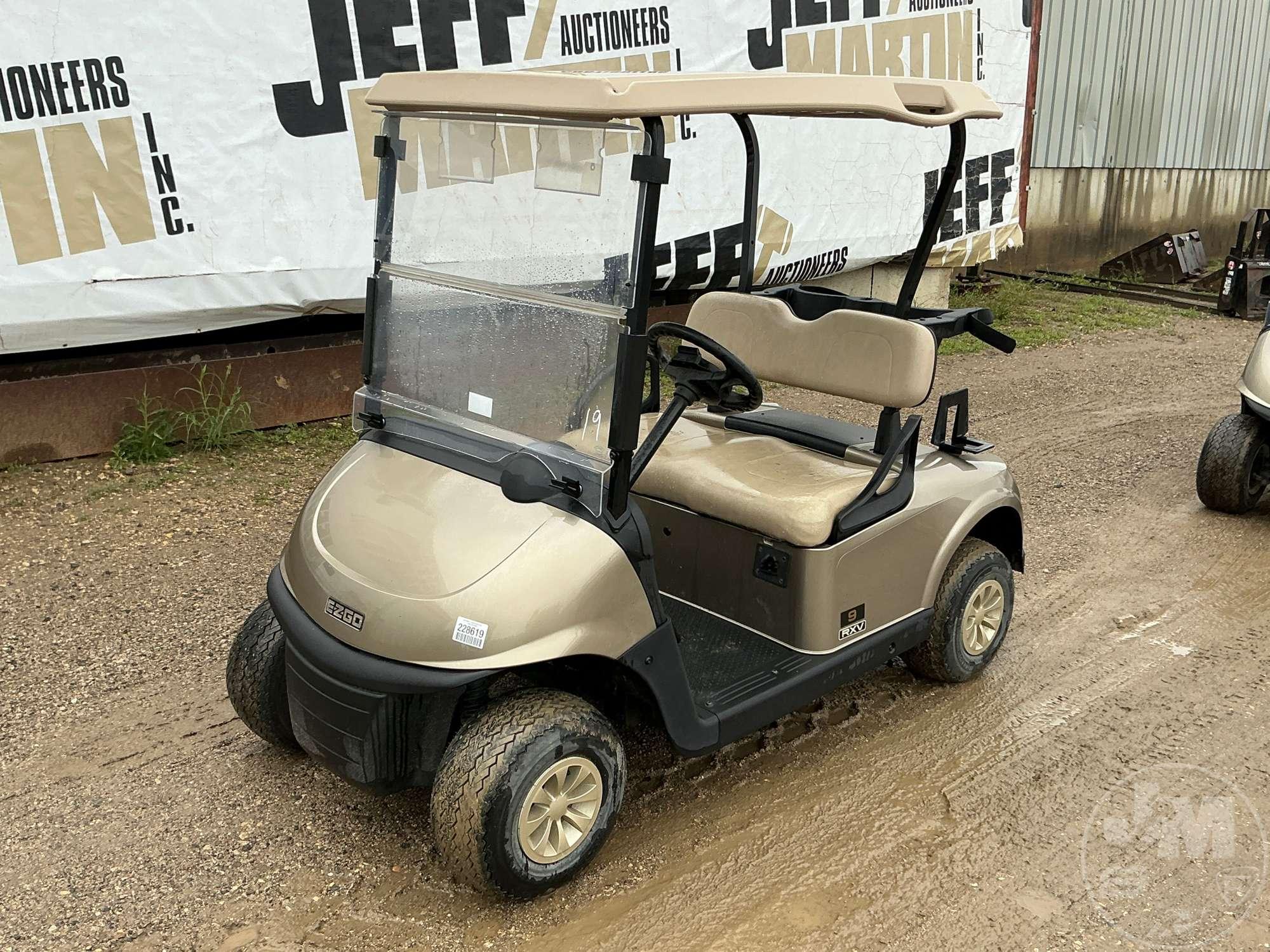 2019 EZ GO RXV GOLF CART 5506315