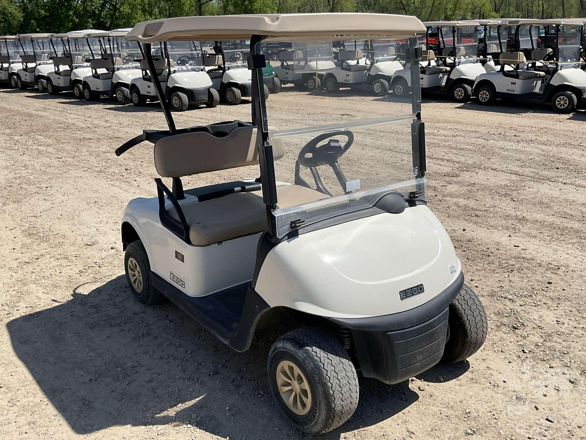 2018 EZ GO RXV GOLF CART 5470437