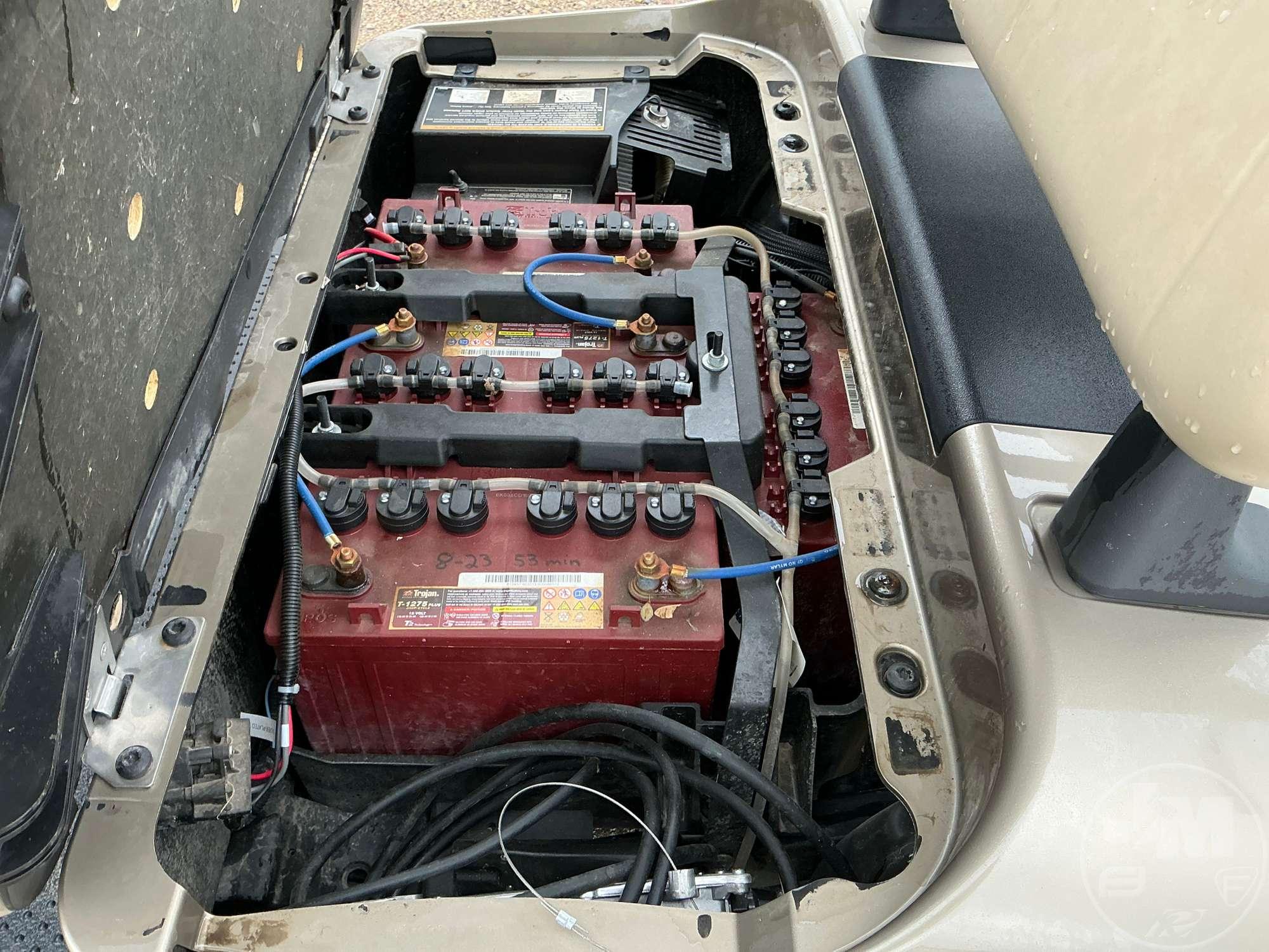2019 EZ GO RXV GOLF CART 5506315