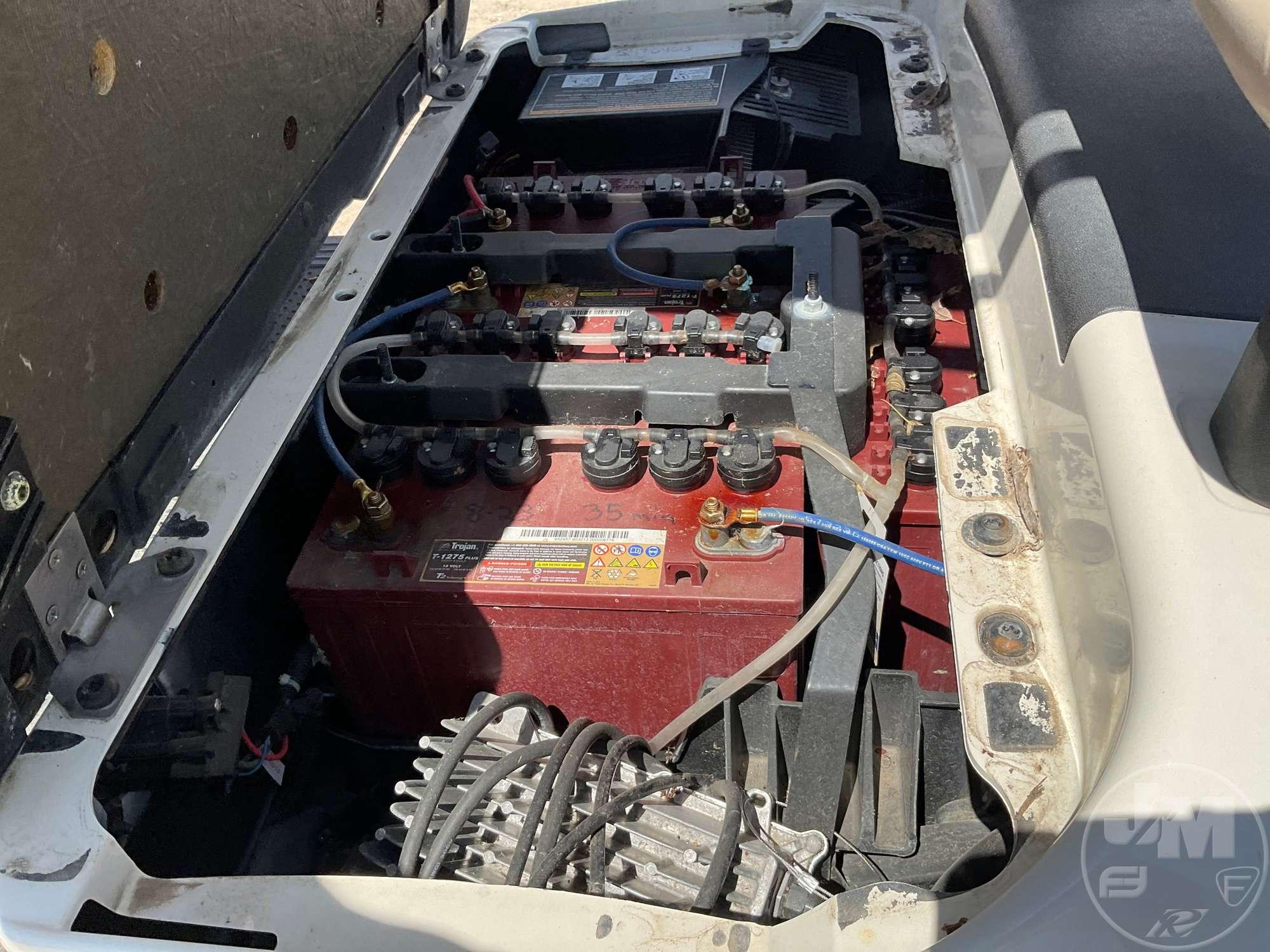 2018 EZ GO RXV GOLF CART 5470463