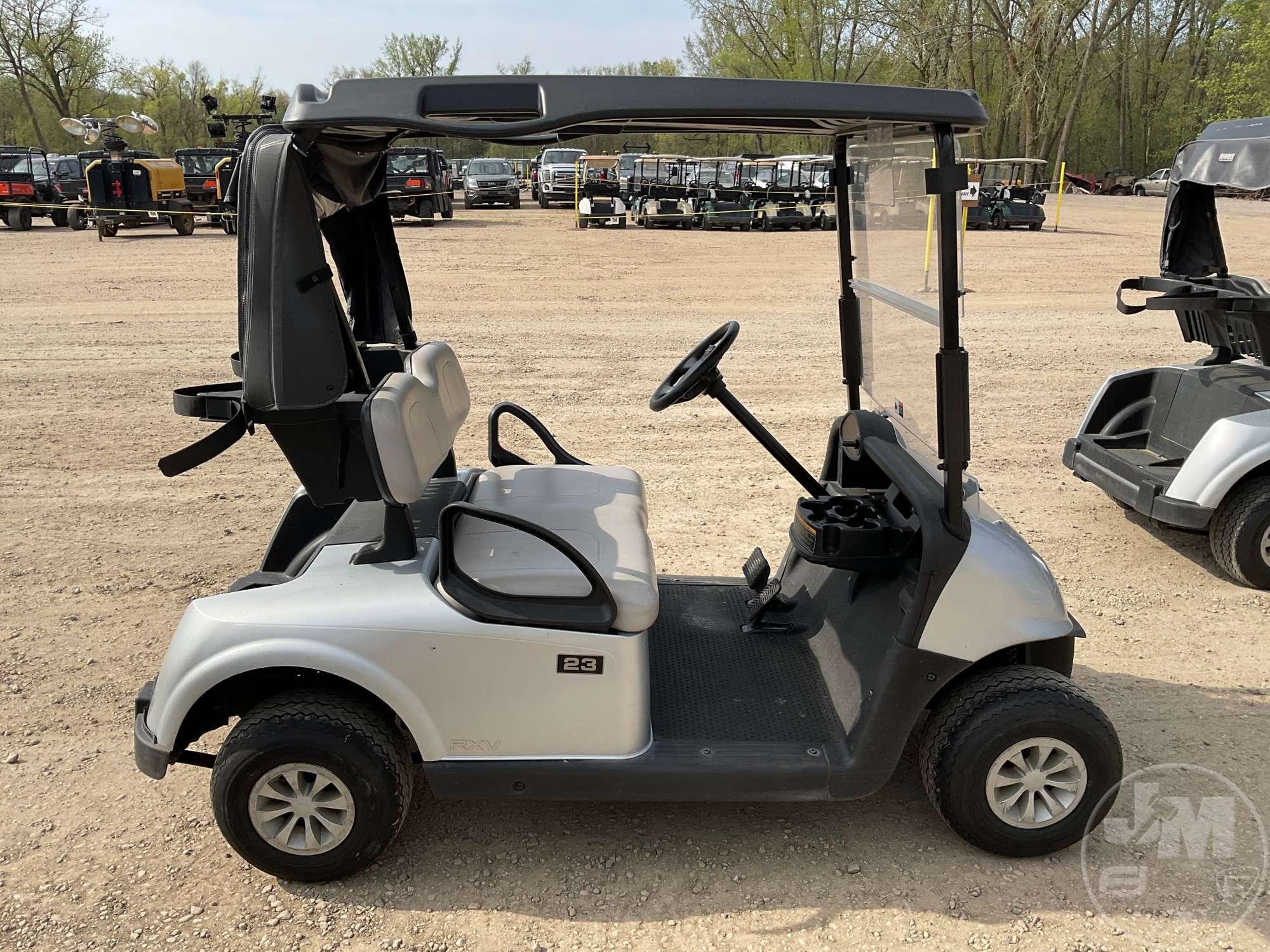 2021 EZ GO RXV GOLF CART 5613070