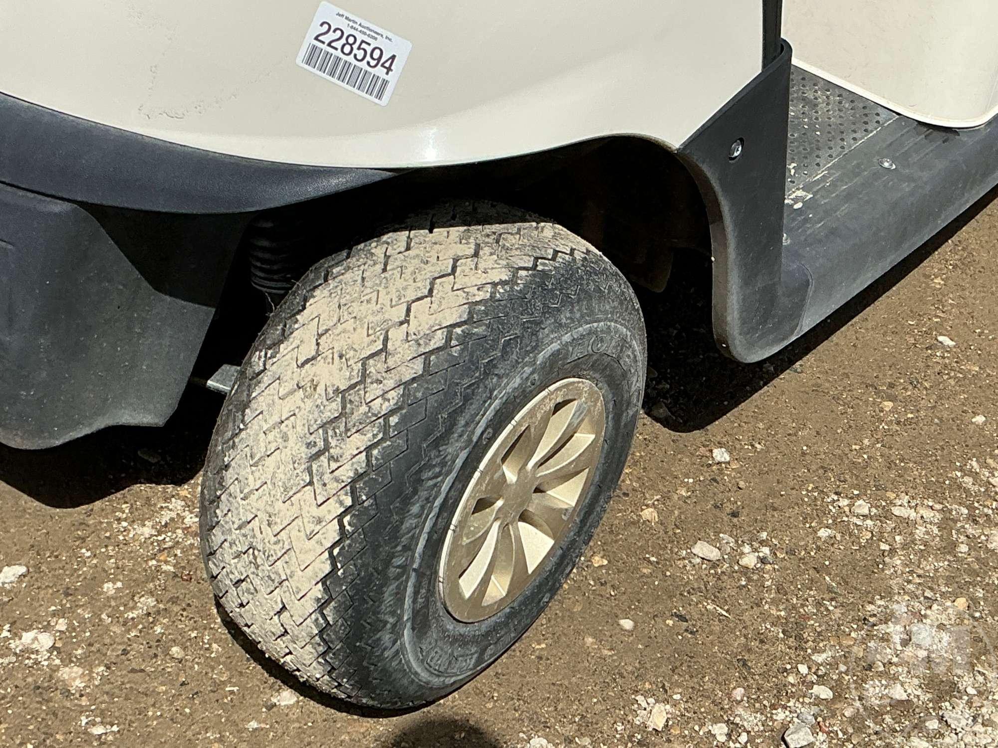 2020 EZ GO RXV GOLF CART 5526674