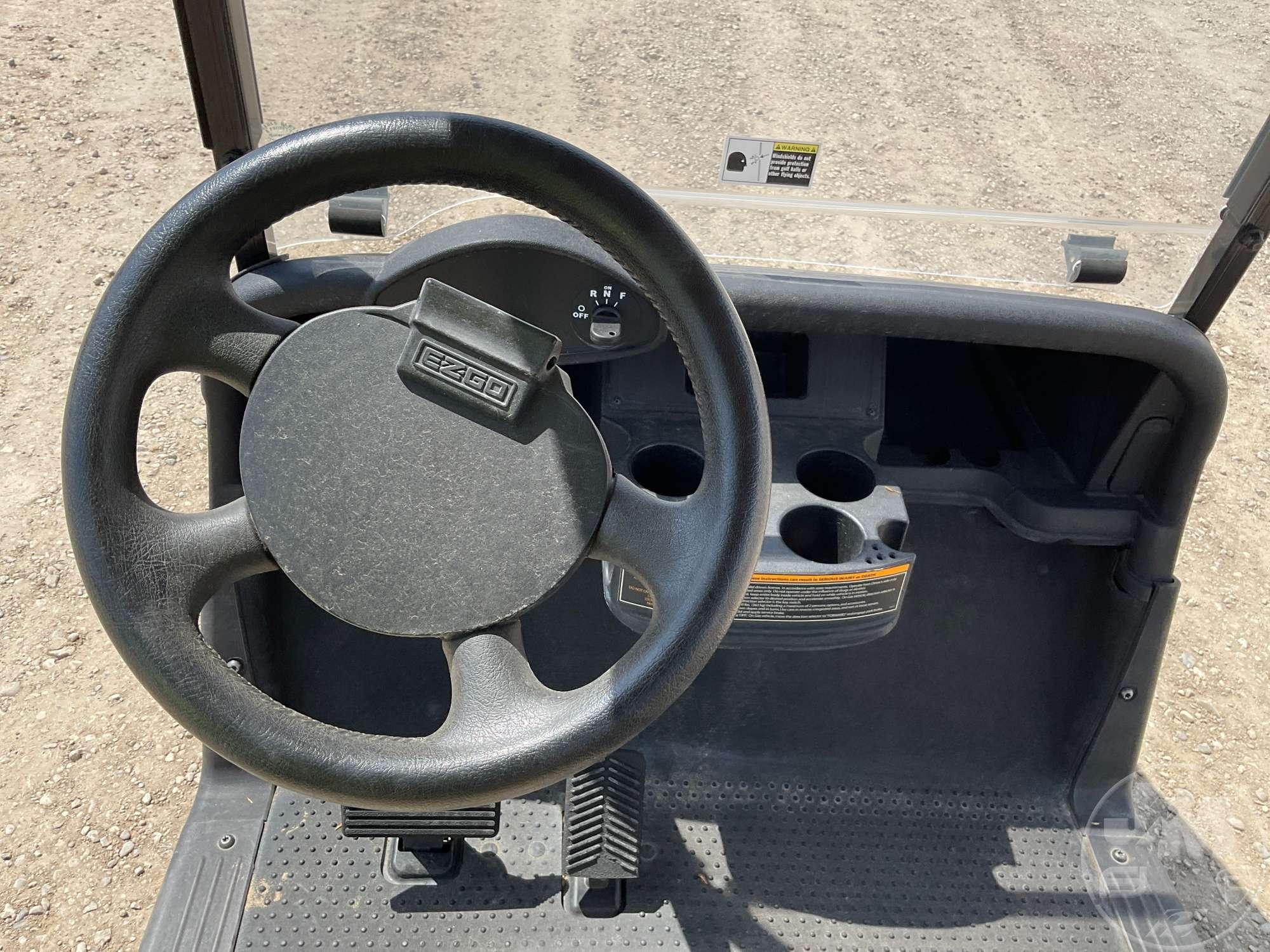 2019 EZ GO RXV GOLF CART 5522782