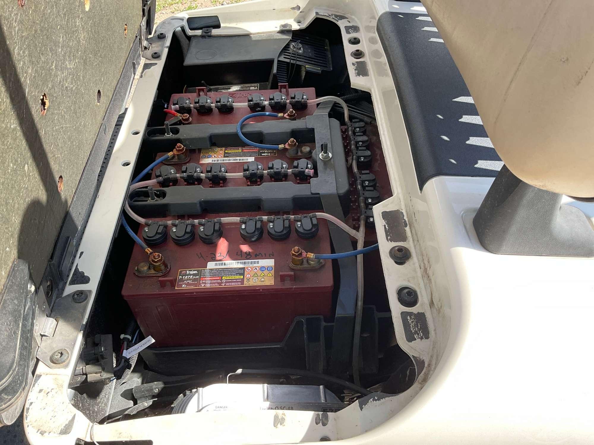 2018 EZ GO RXV GOLF CART 5470974