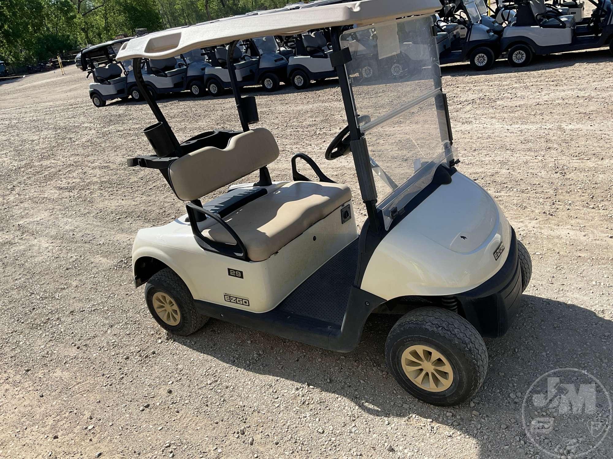 2018 EZ GO RXV GOLF CART 5470974