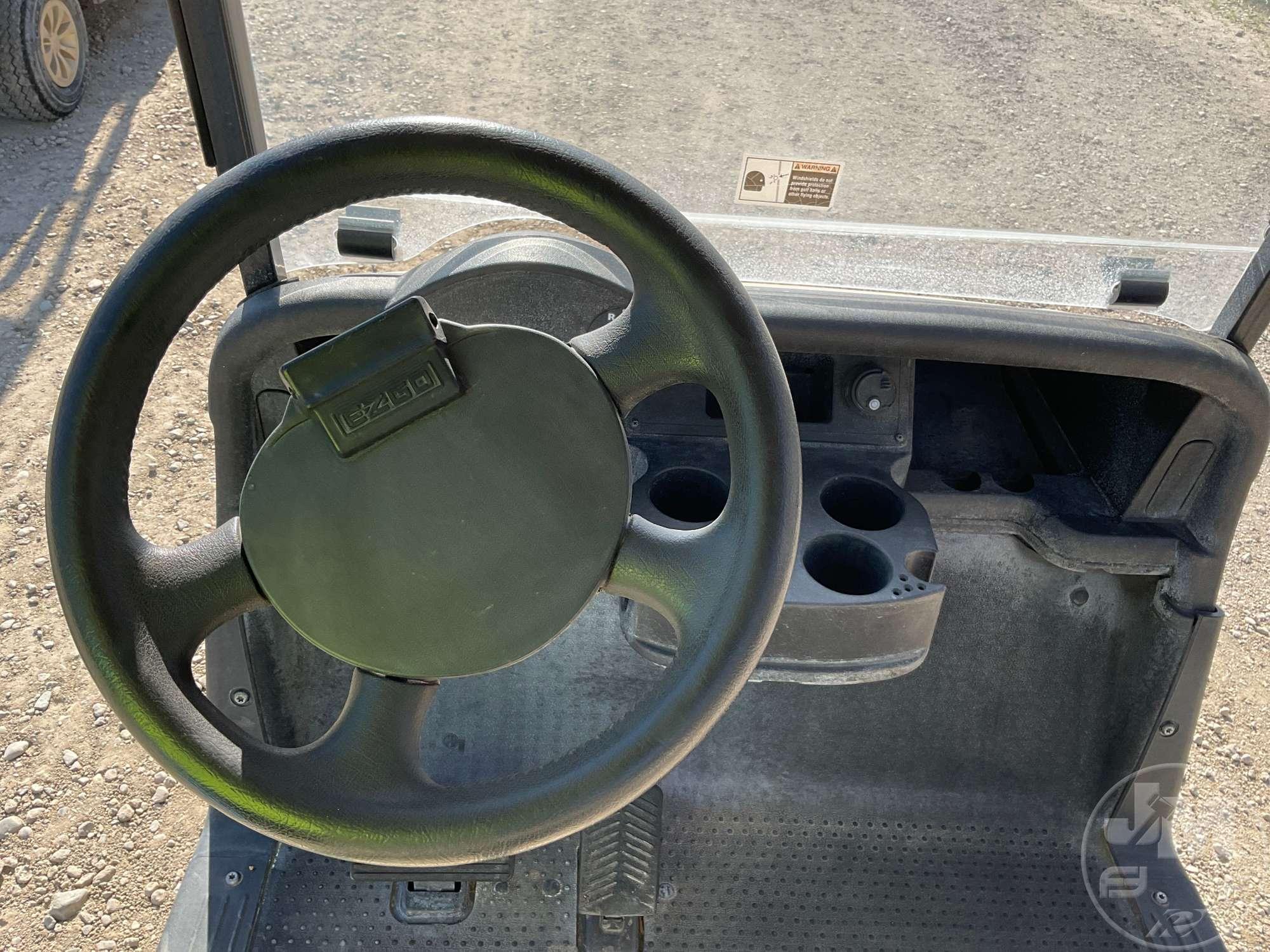 2018 EZ GO RXV GOLF CART 5470439