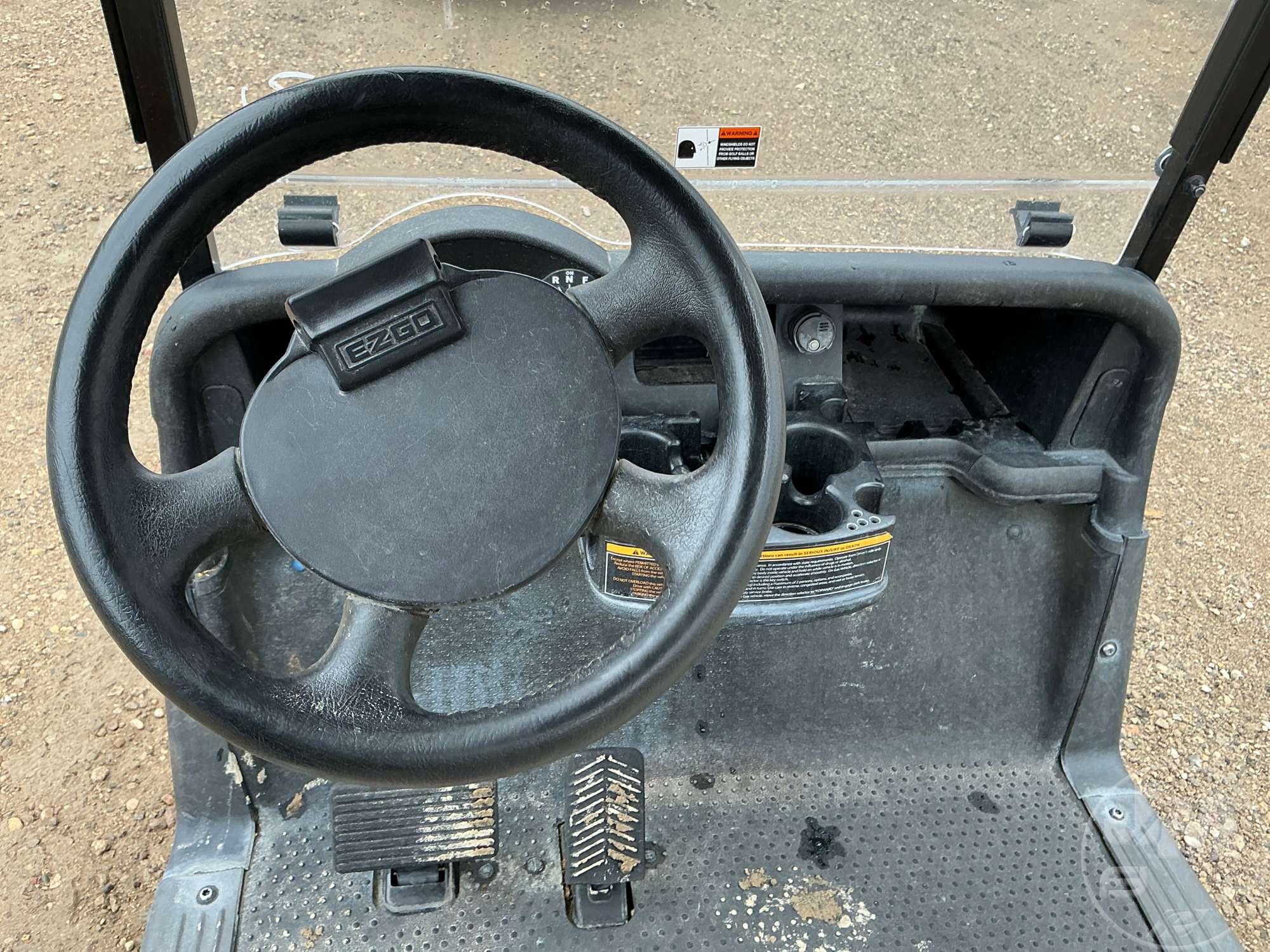 2021 EZ GO RXV GOLF CART 5607201