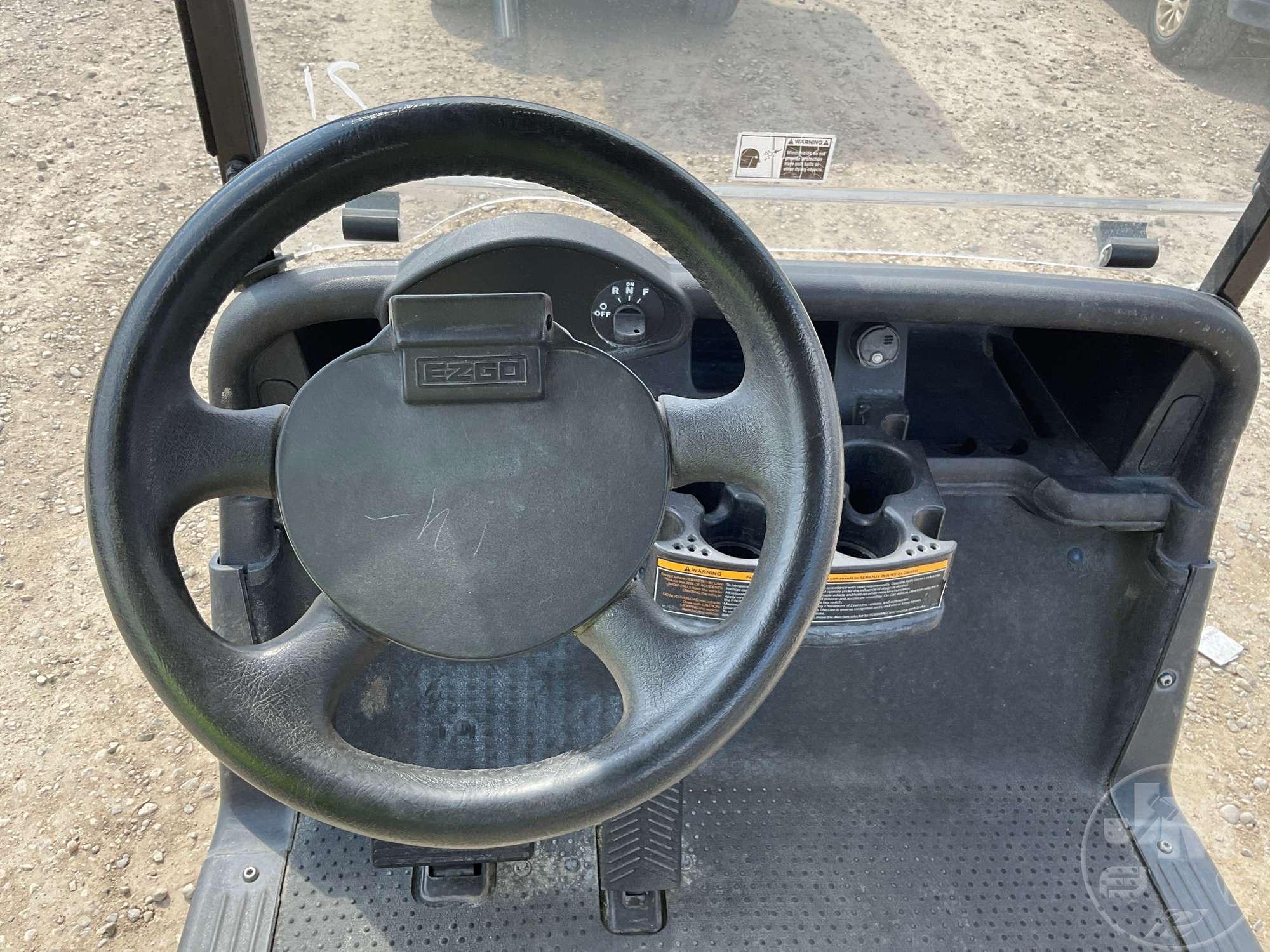 2021 EZ GO RXV GOLF CART 5607193