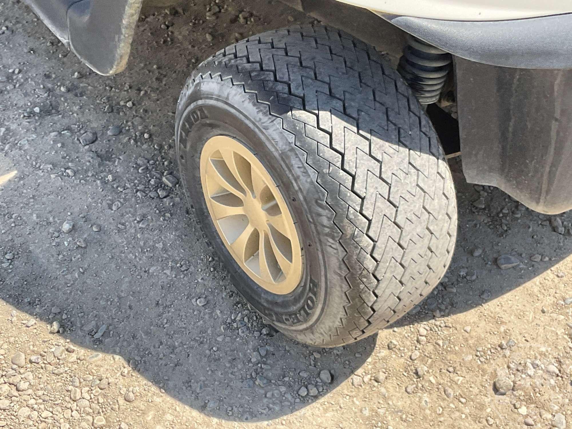 2018 EZ GO RXV GOLF CART 5470437