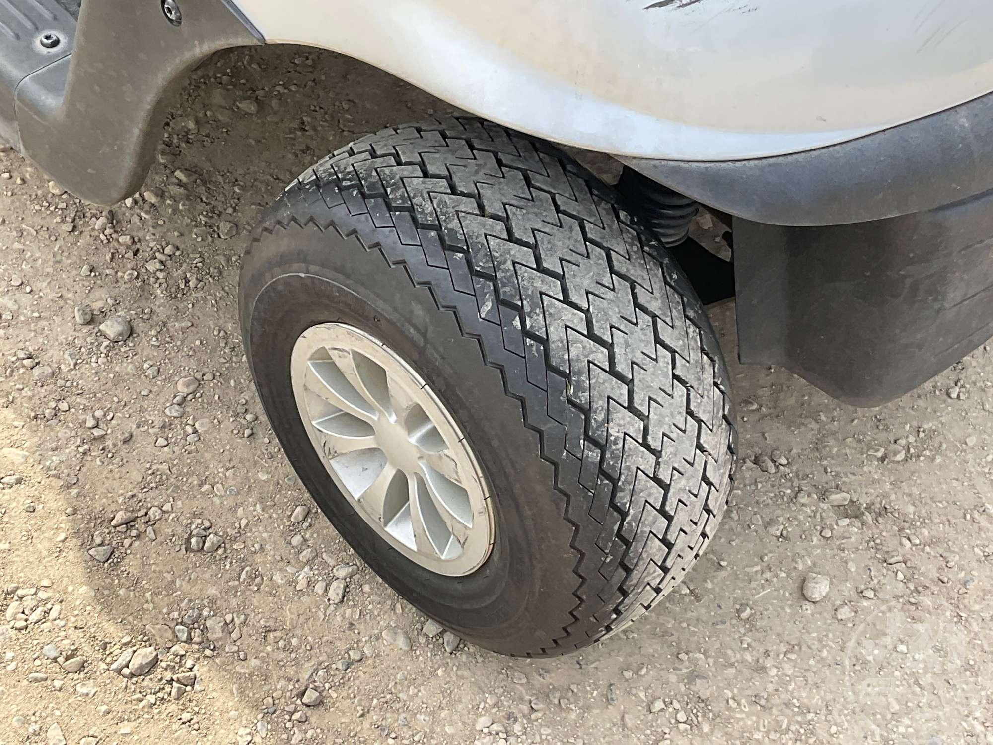 2021 EZ GO RXV GOLF CART 5613070