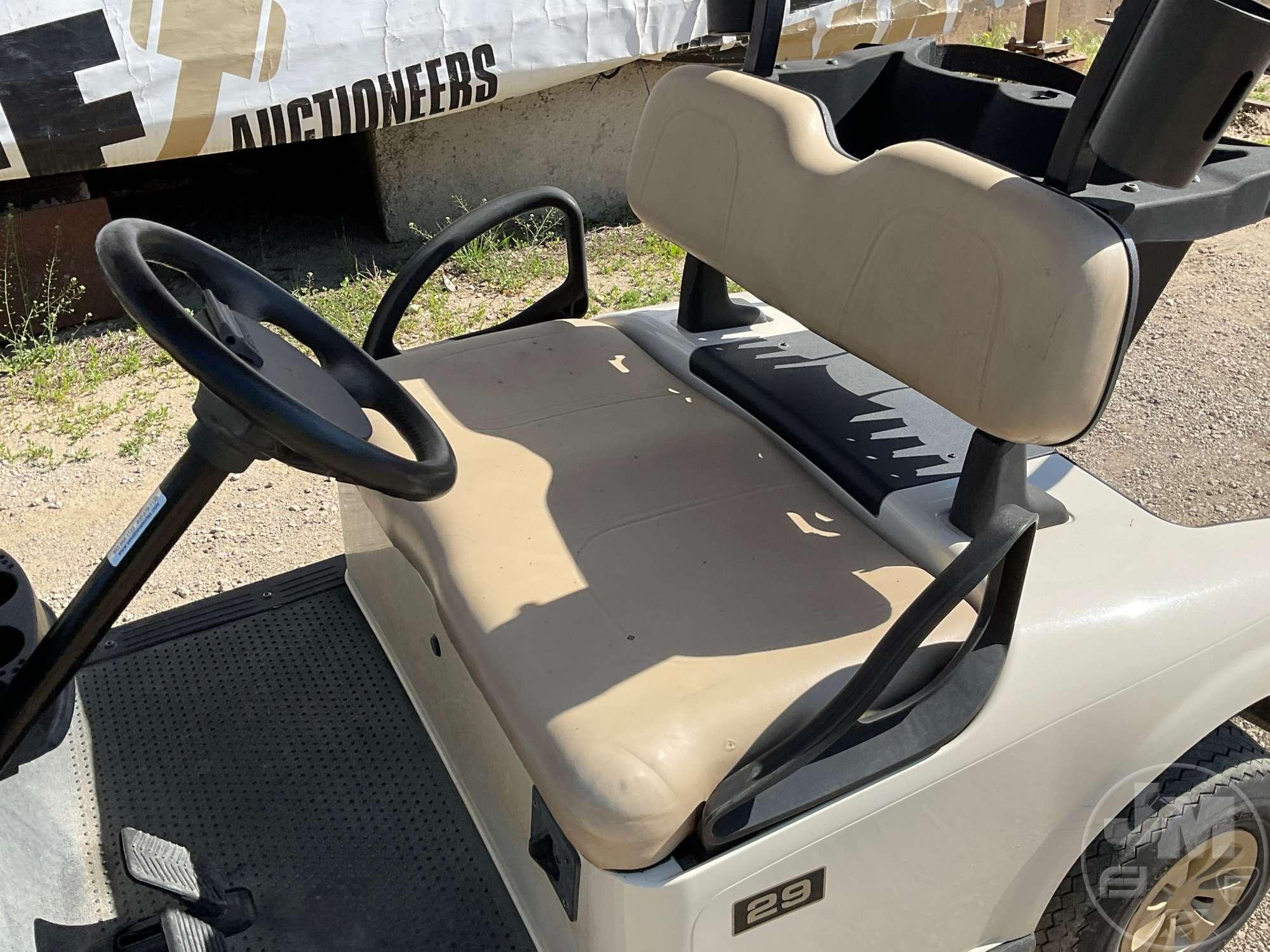 2018 EZ GO RXV GOLF CART 5470974