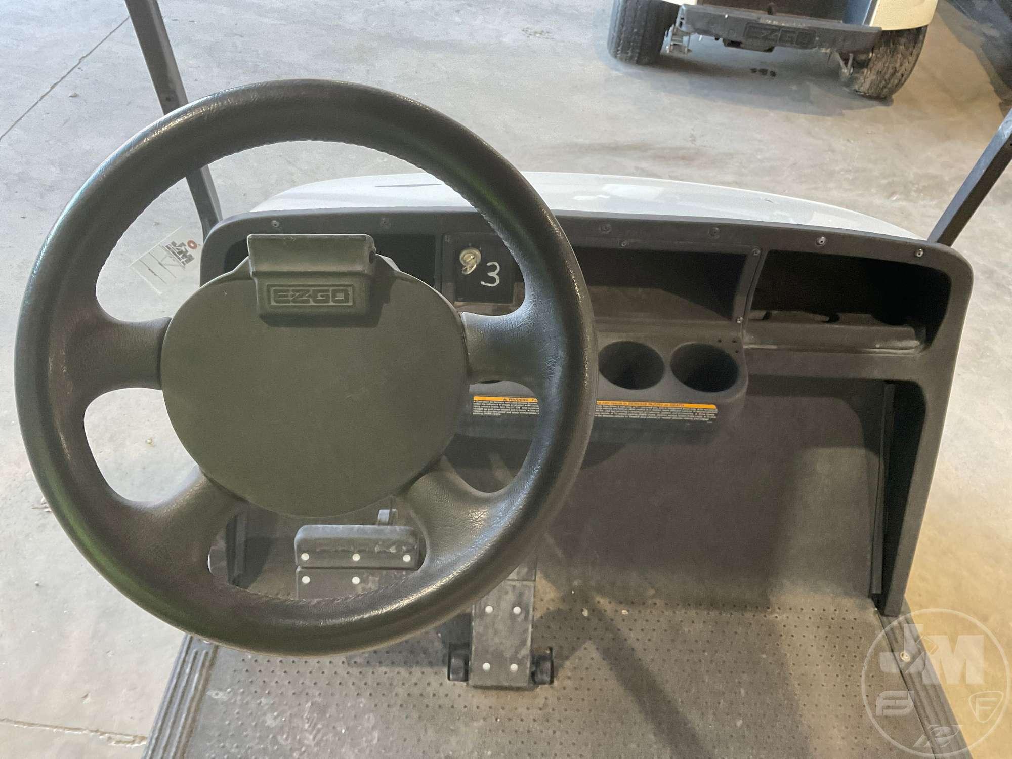 2017 EZ GO TXT GOLF CART 3281408