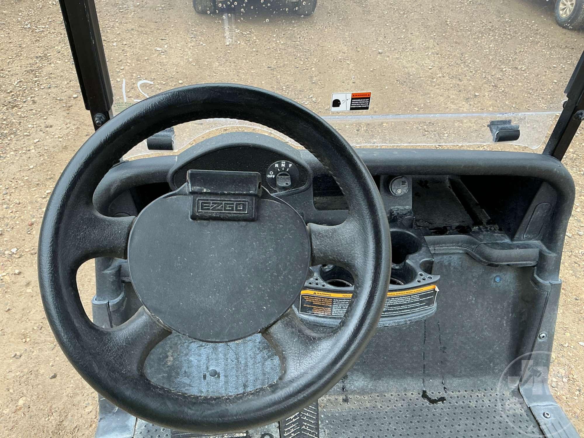 2021 EZ GO RXV GOLF CART 5607187