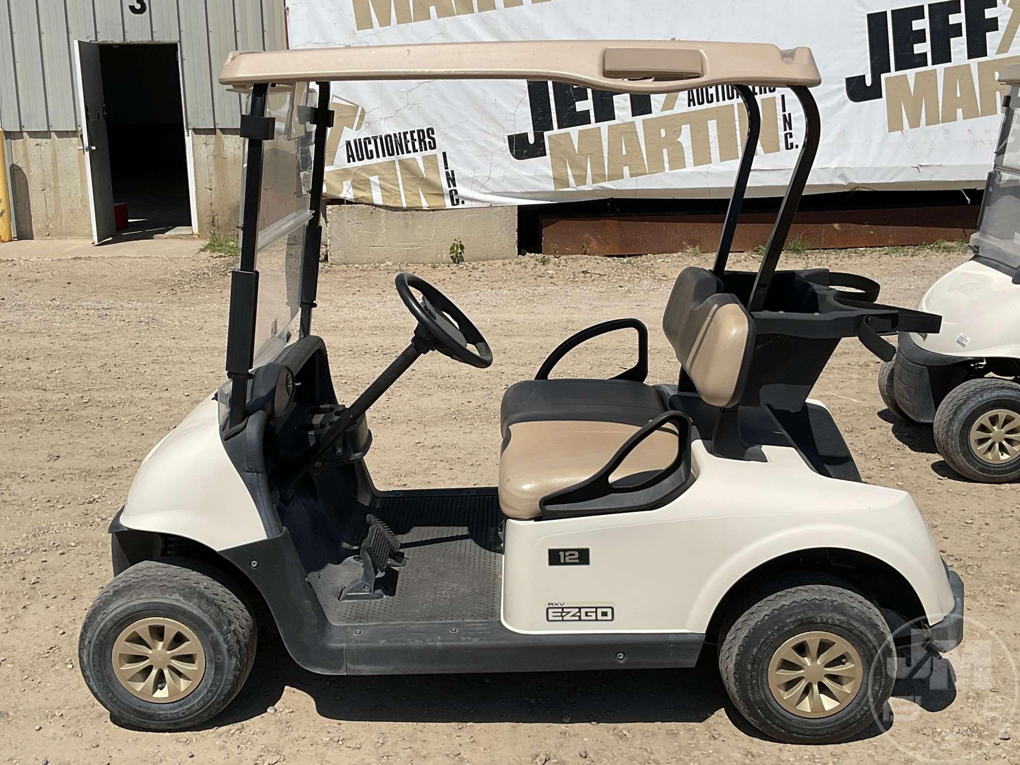 2018 EZ GO RXV GOLF CART 5470437
