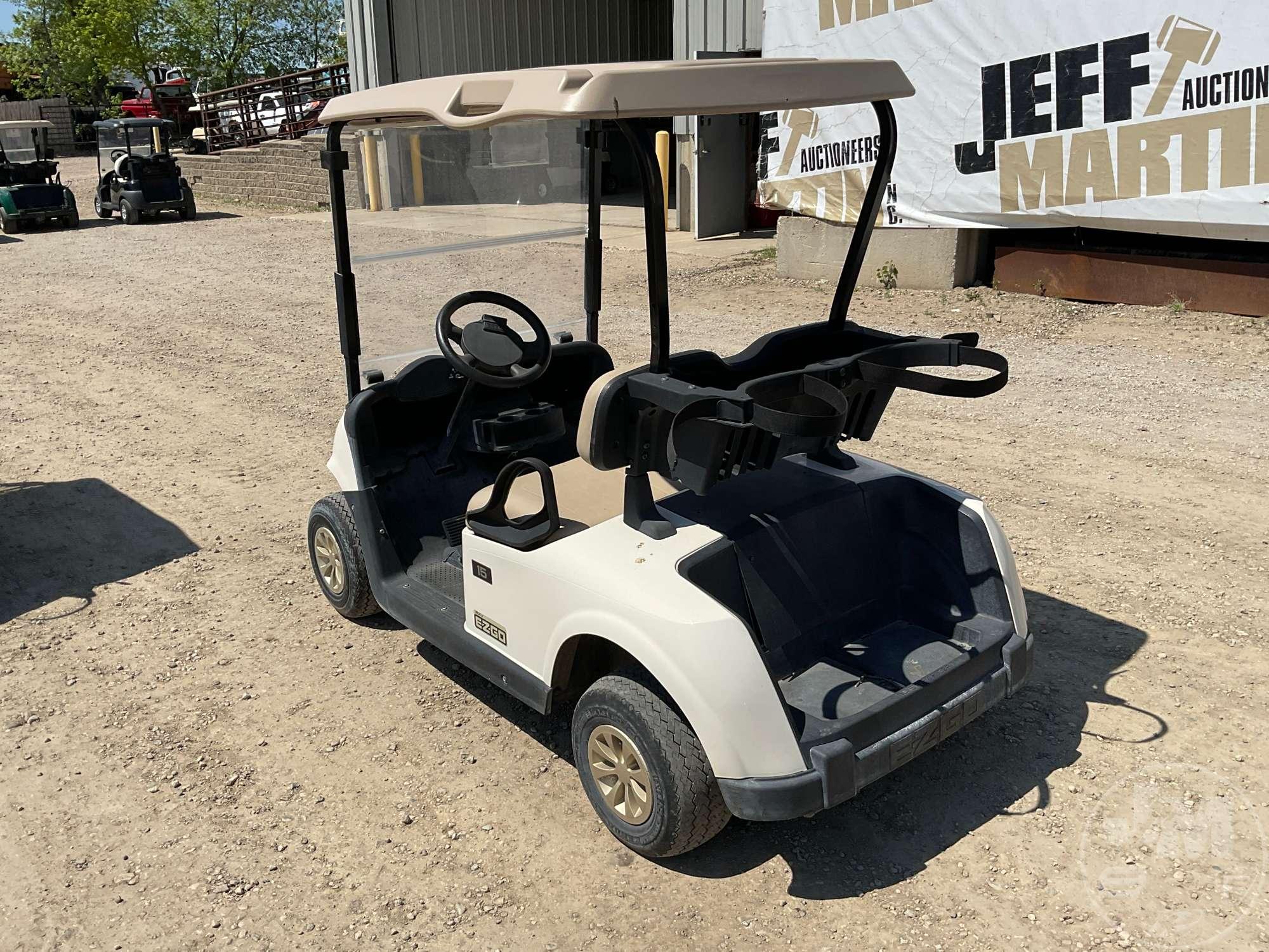 2018 EZ GO RXV GOLF CART 5470463