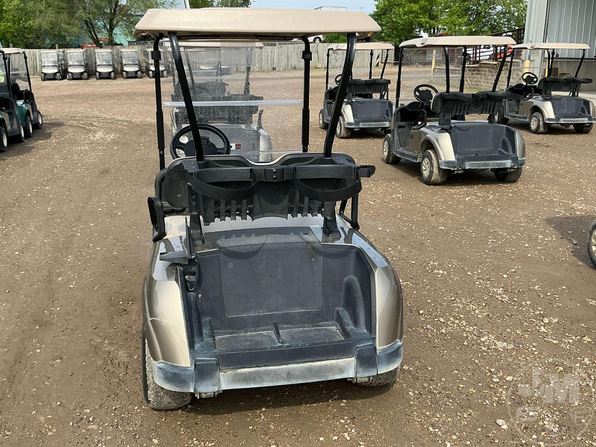 2021 EZ GO RXV GOLF CART 5607172