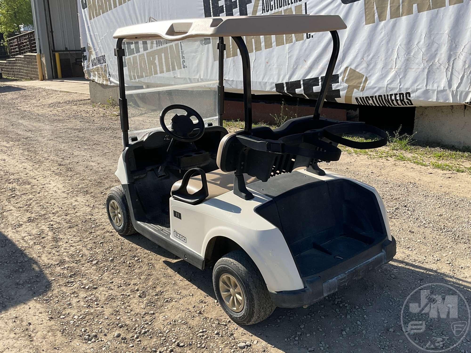 2018 EZ GO RXV GOLF CART 5470439