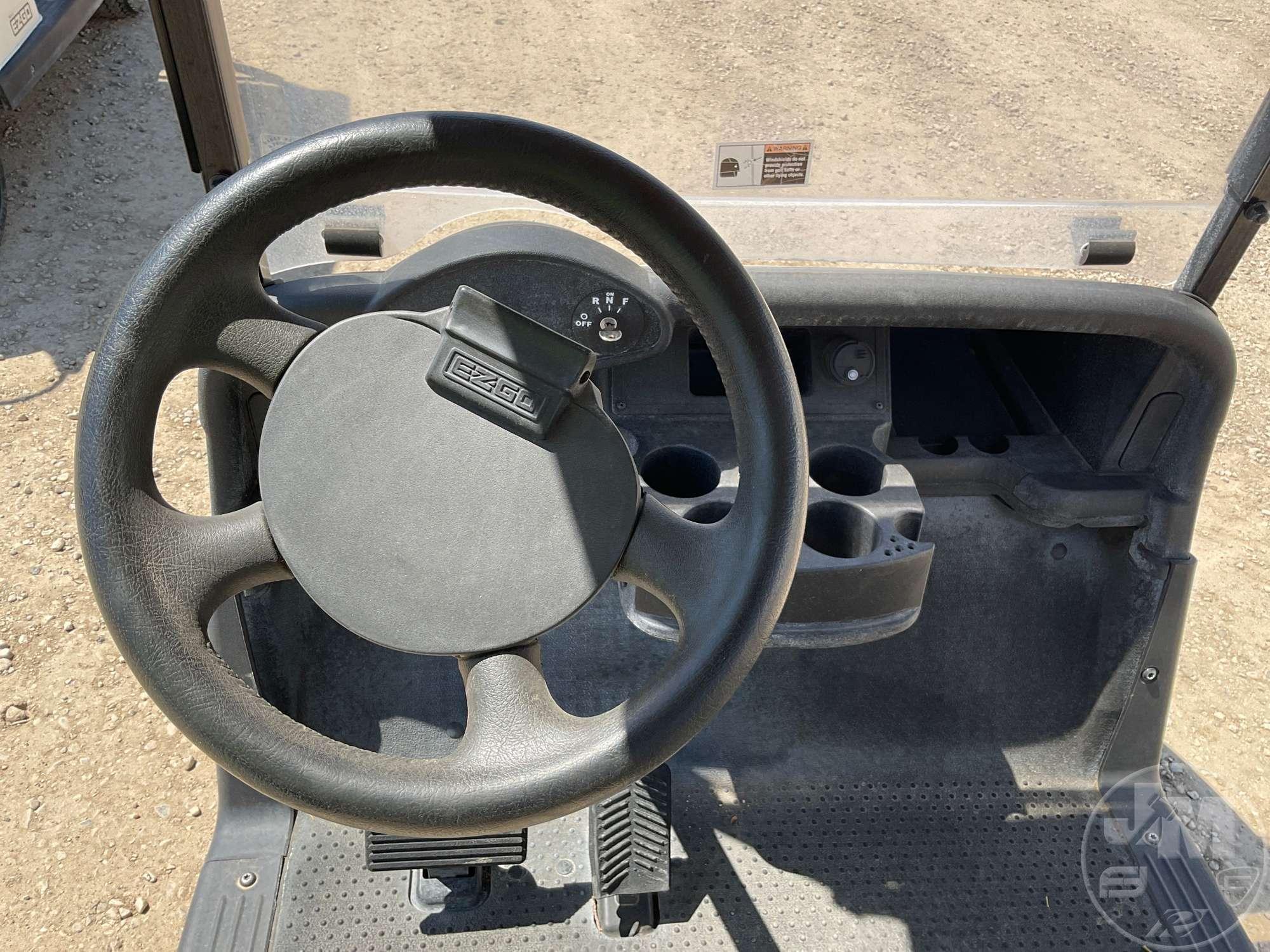 2018 EZ GO RXV GOLF CART 5470463