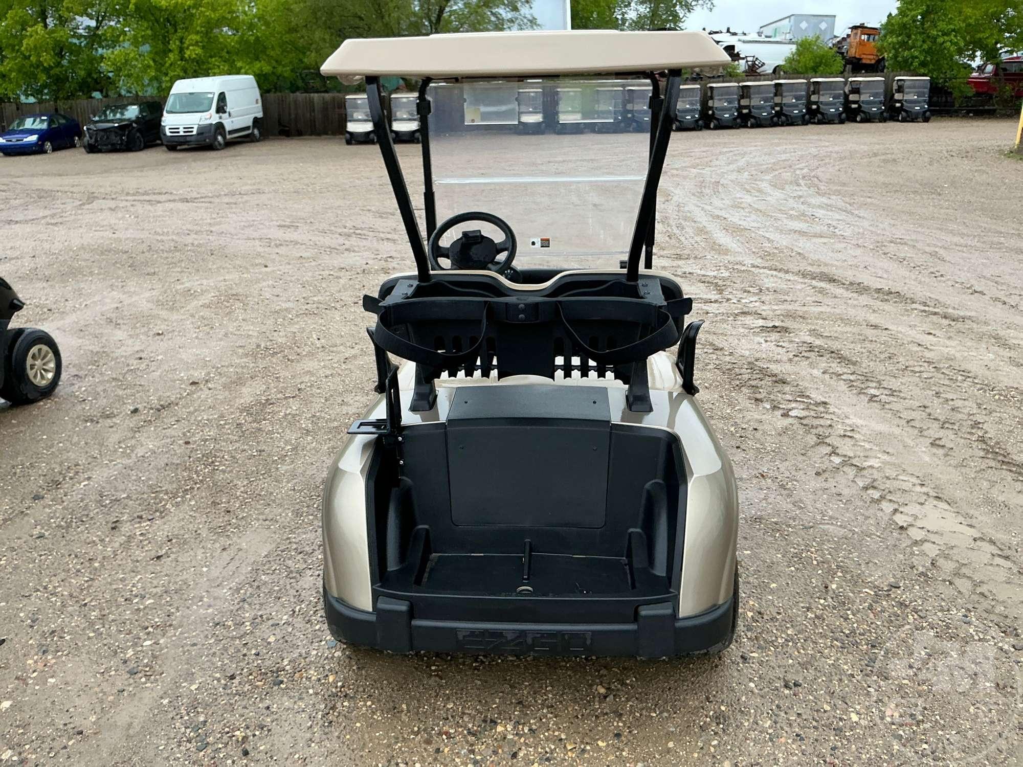 2019 EZ GO RXV GOLF CART 5506020