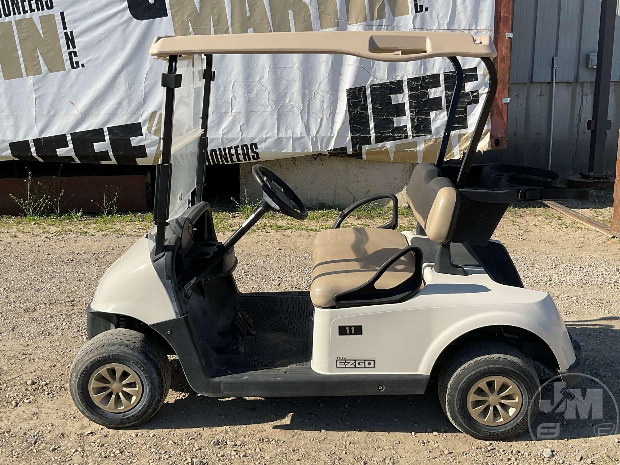 2018 EZ GO RXV GOLF CART 5470439