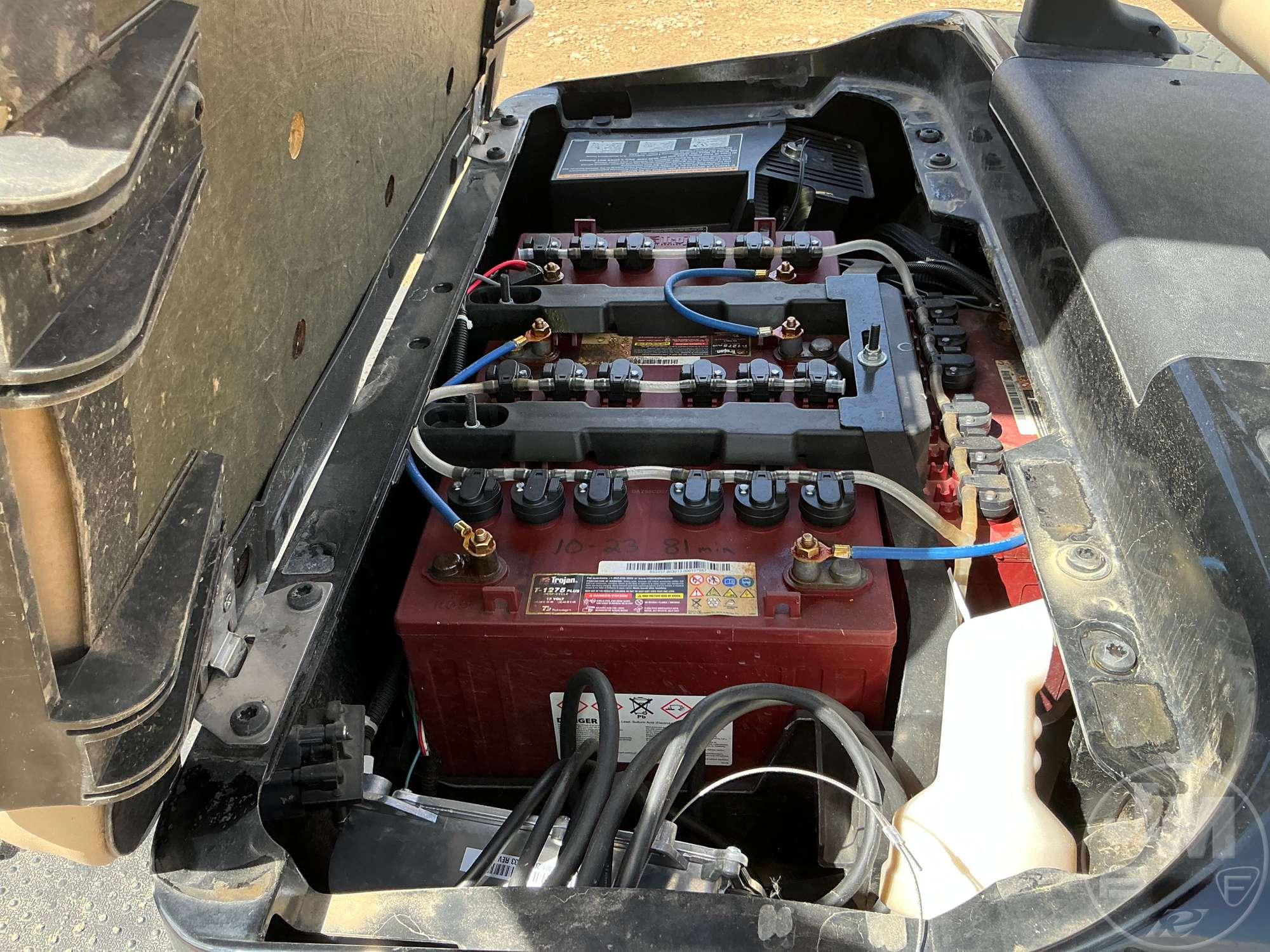 2019 EZ GO RXV GOLF CART 5509056