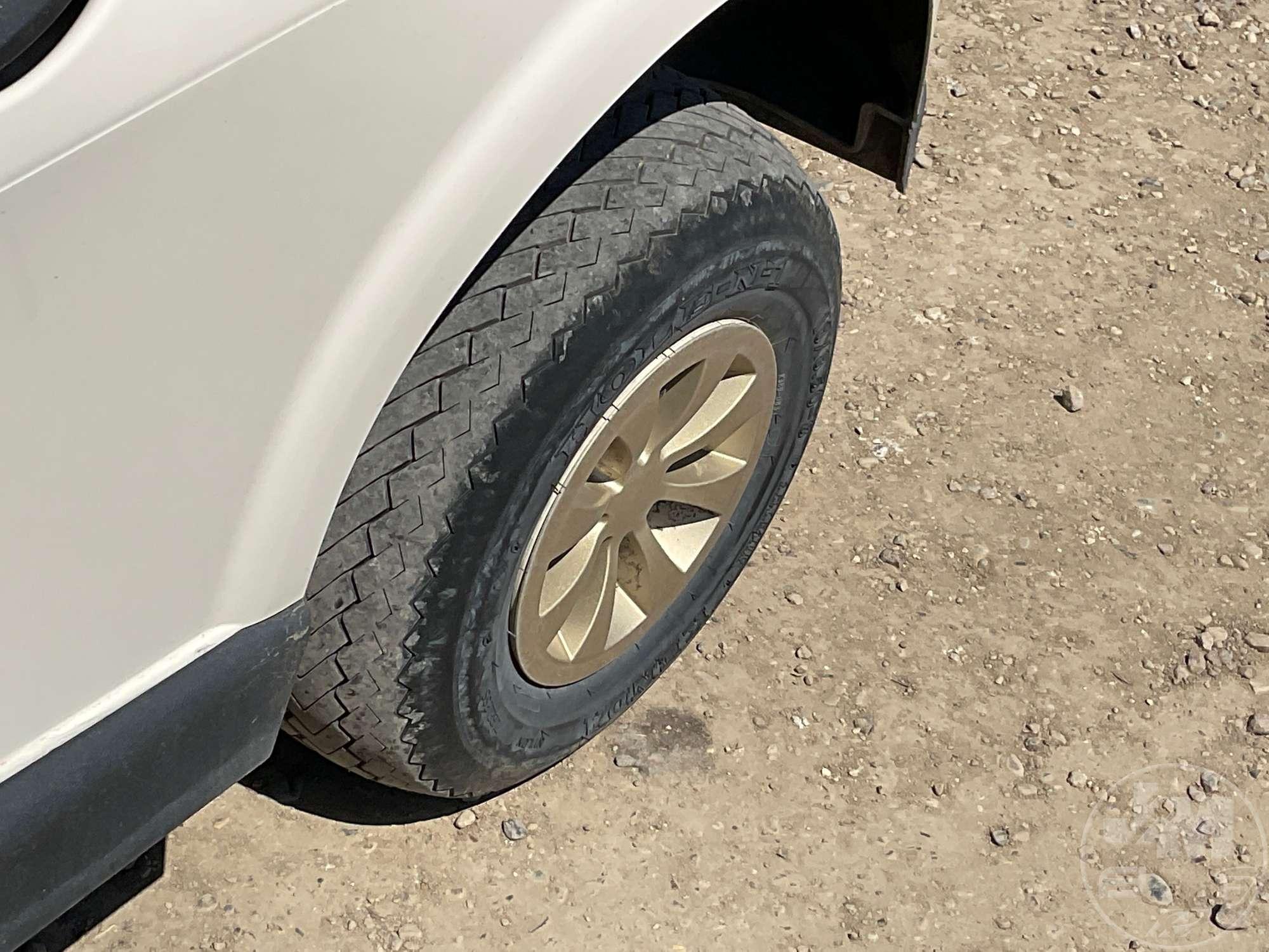 2018 EZ GO RXV GOLF CART 5470463