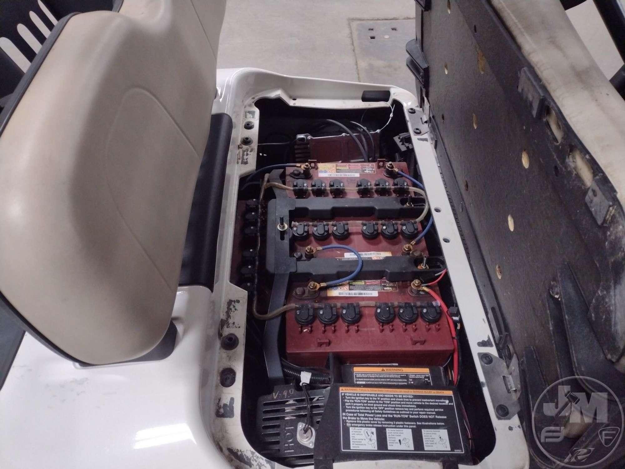 2018 EZ GO RXV GOLF CART 5473334