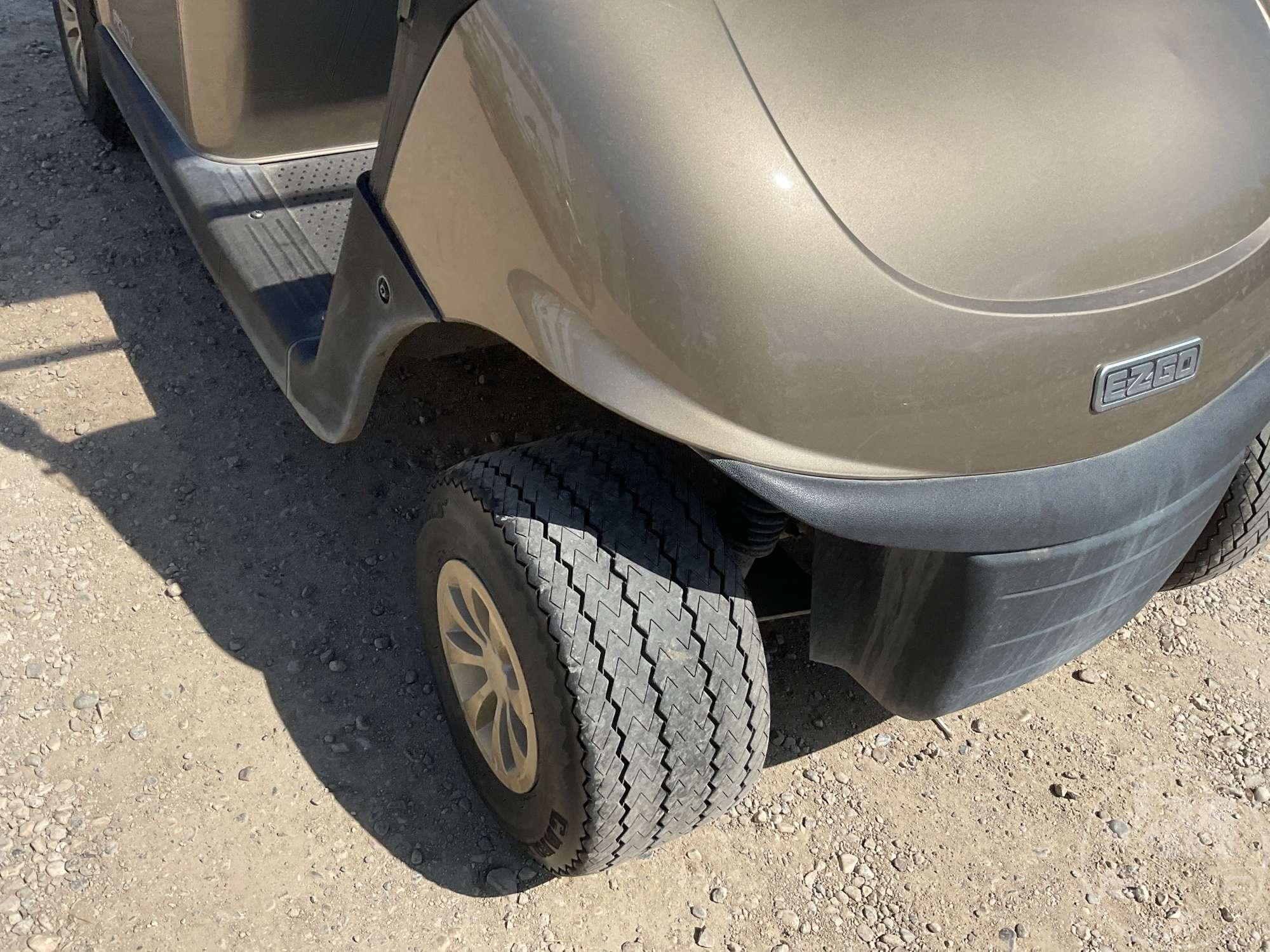 2021 EZ GO RXV GOLF CART 5607181